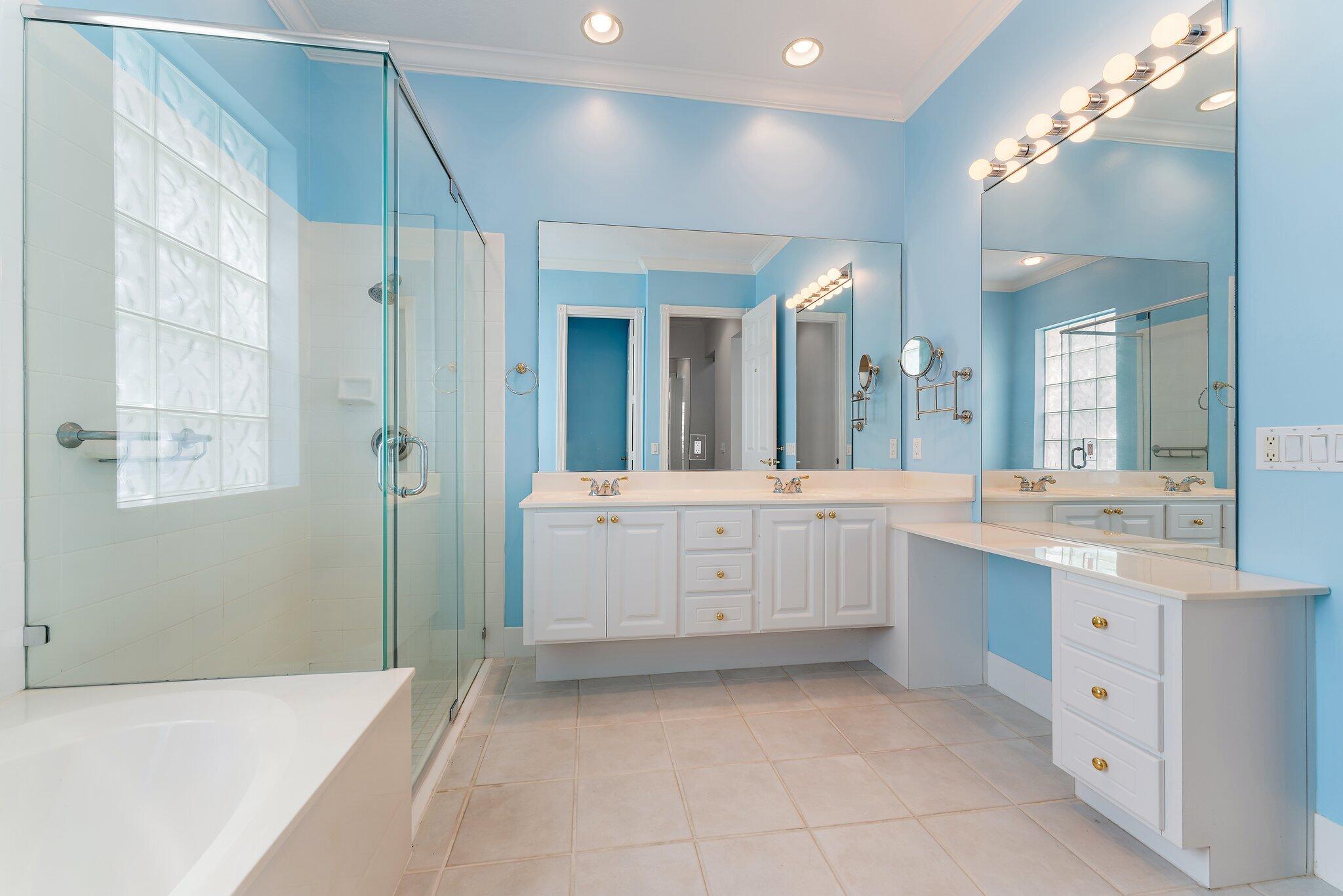 215 New Haven Boulevard