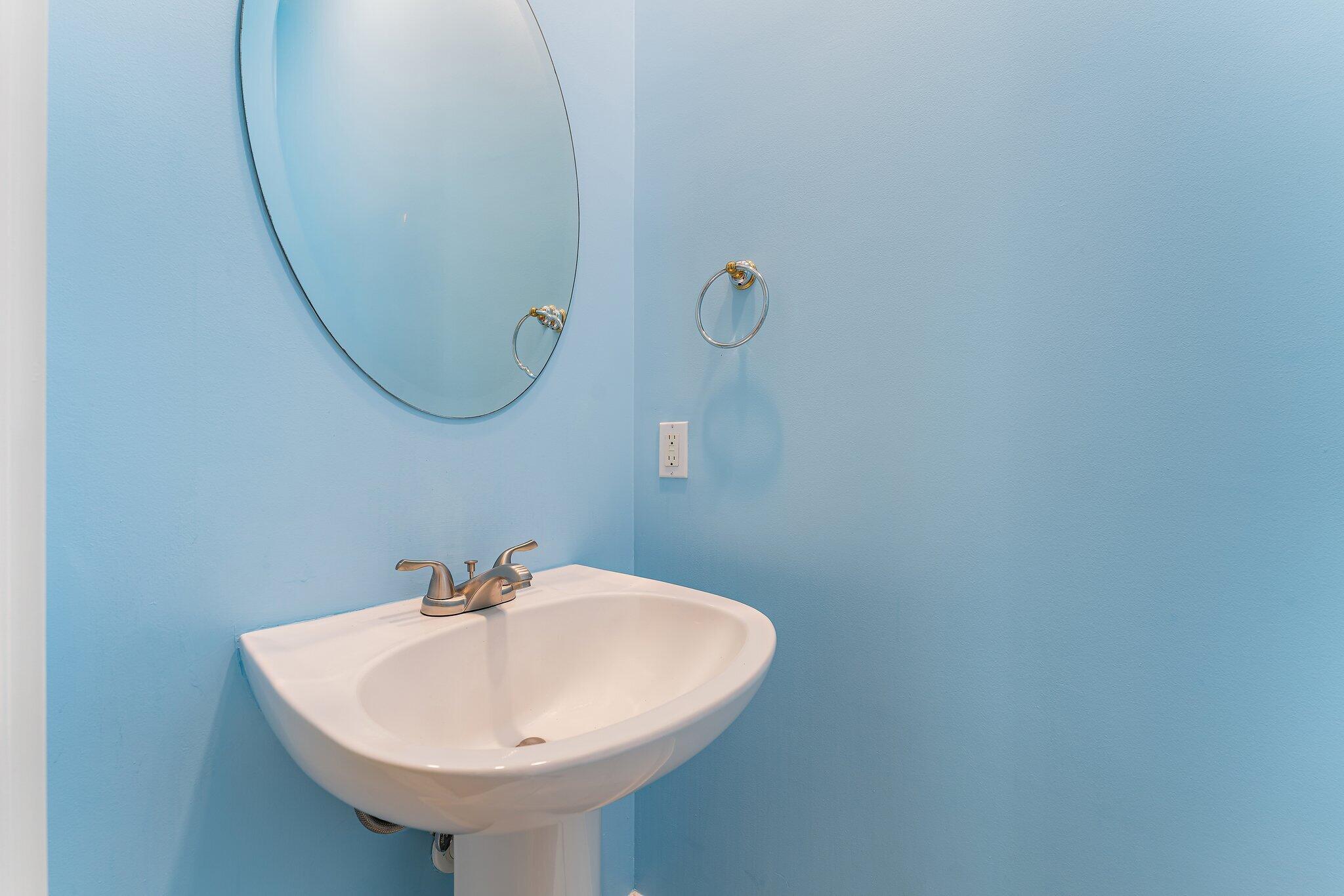 215 New Haven Boulevard