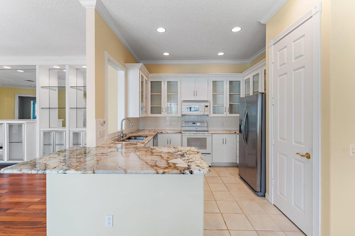 215 New Haven Boulevard