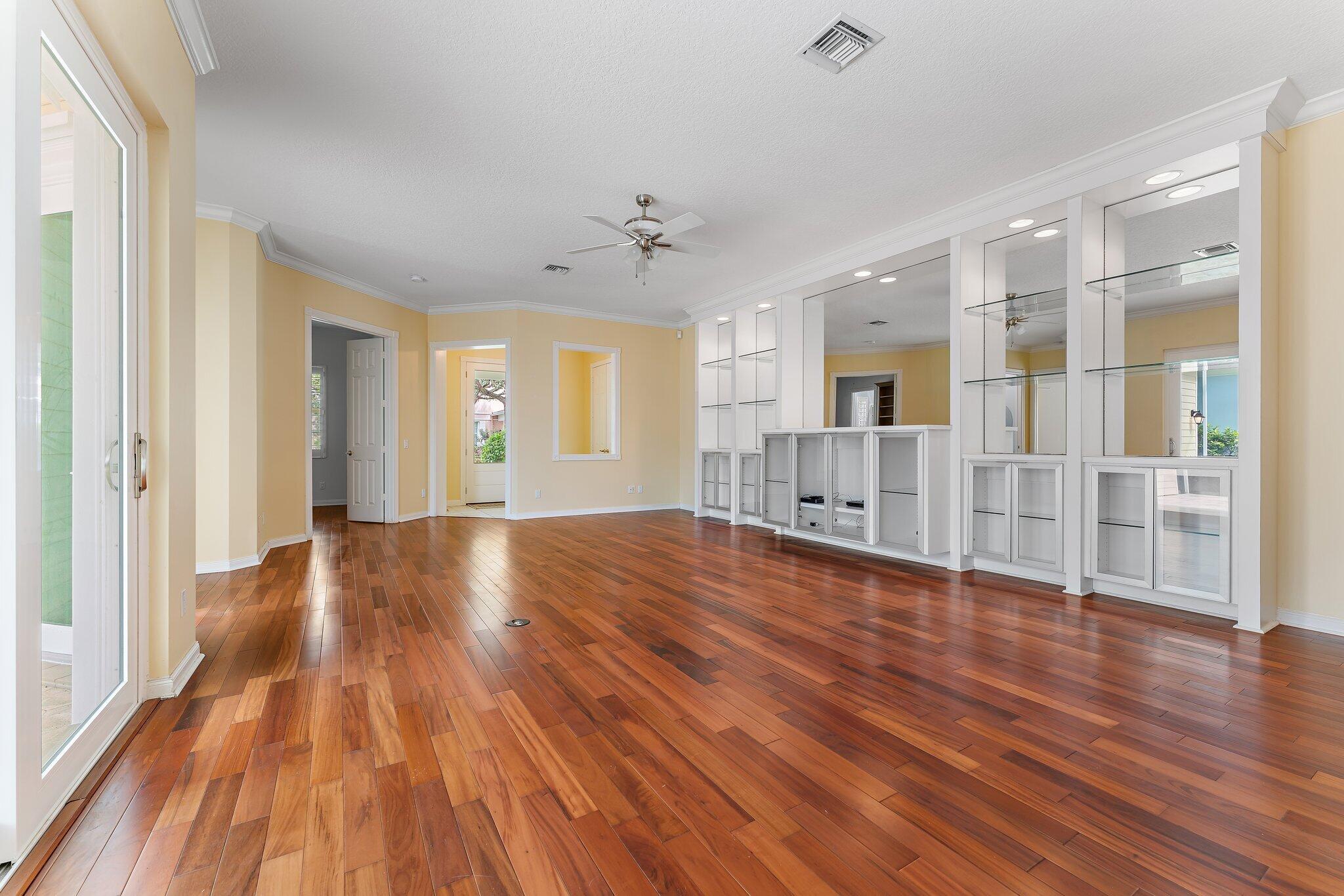 215 New Haven Boulevard