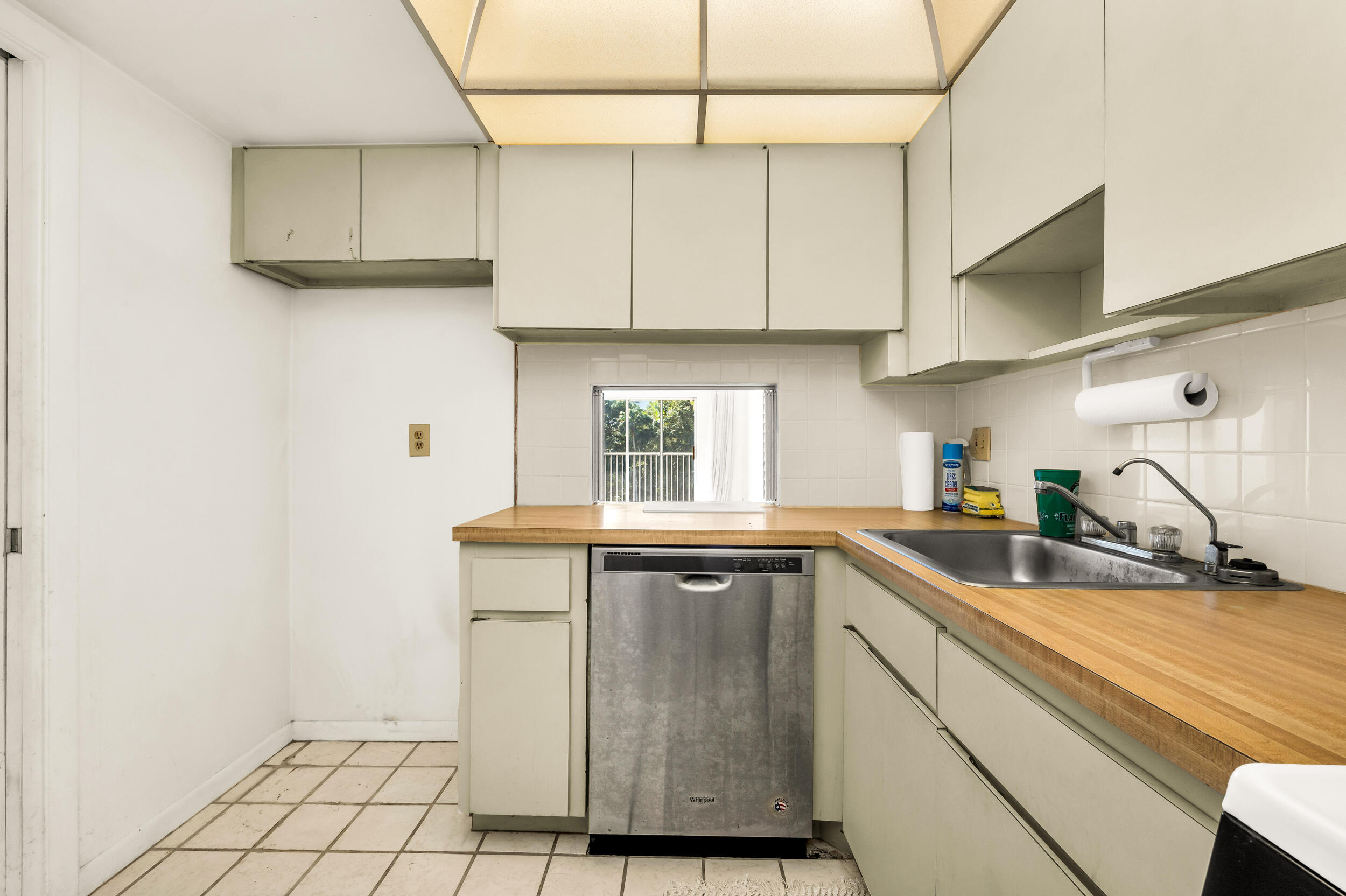200 E Royal Palm Road 4040