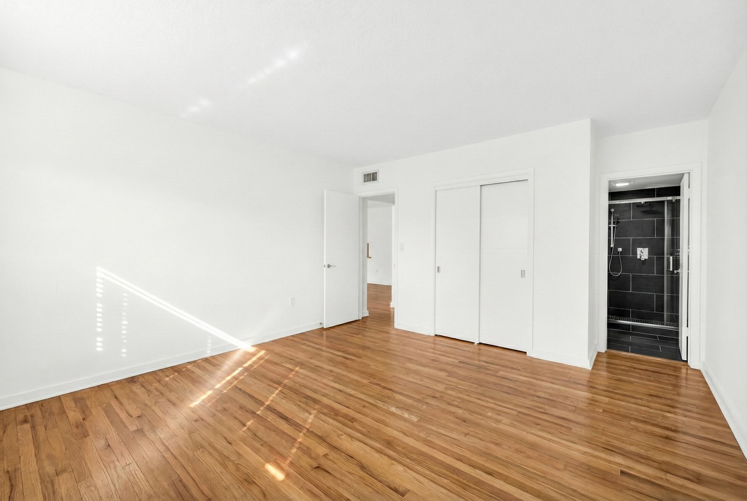 200 E Royal Palm Road 4040