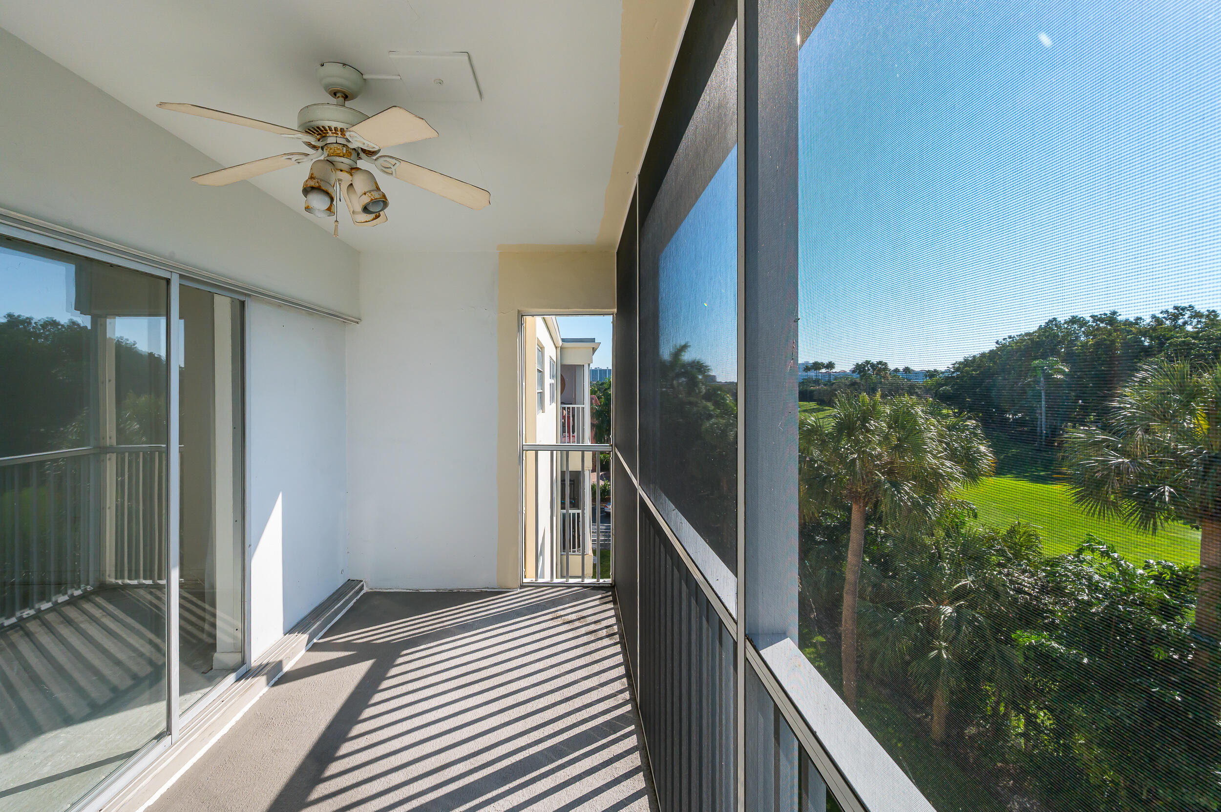 200 E Royal Palm Road 4040