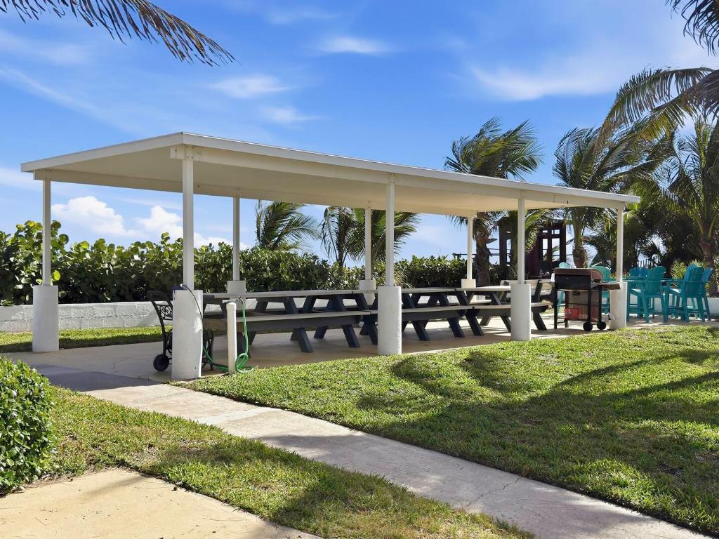 21 Hibiscus Drive I, Briny Breezes Unit: I