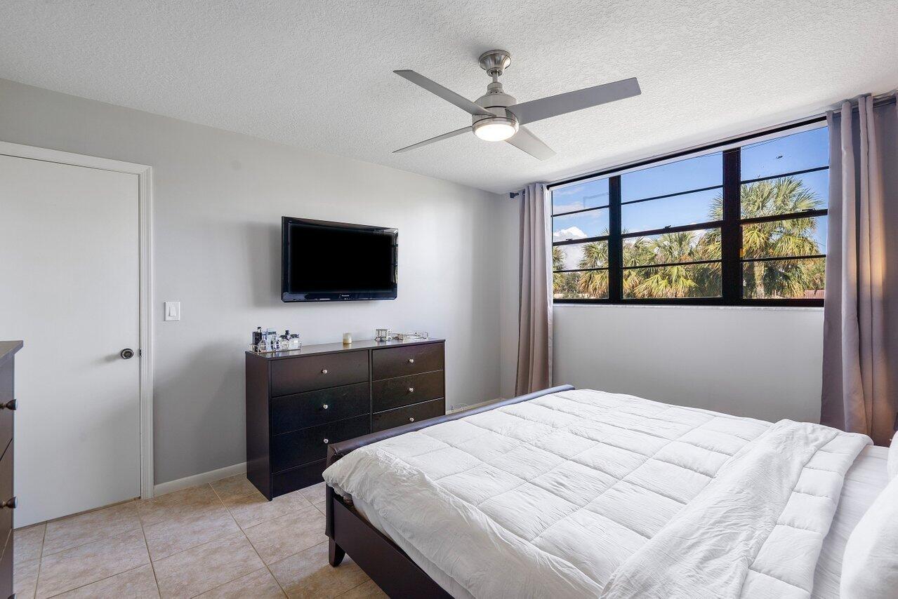 2420 Deer Creek Country Club Boulevard 205-D, Deerfield Beach Unit: 205-D
