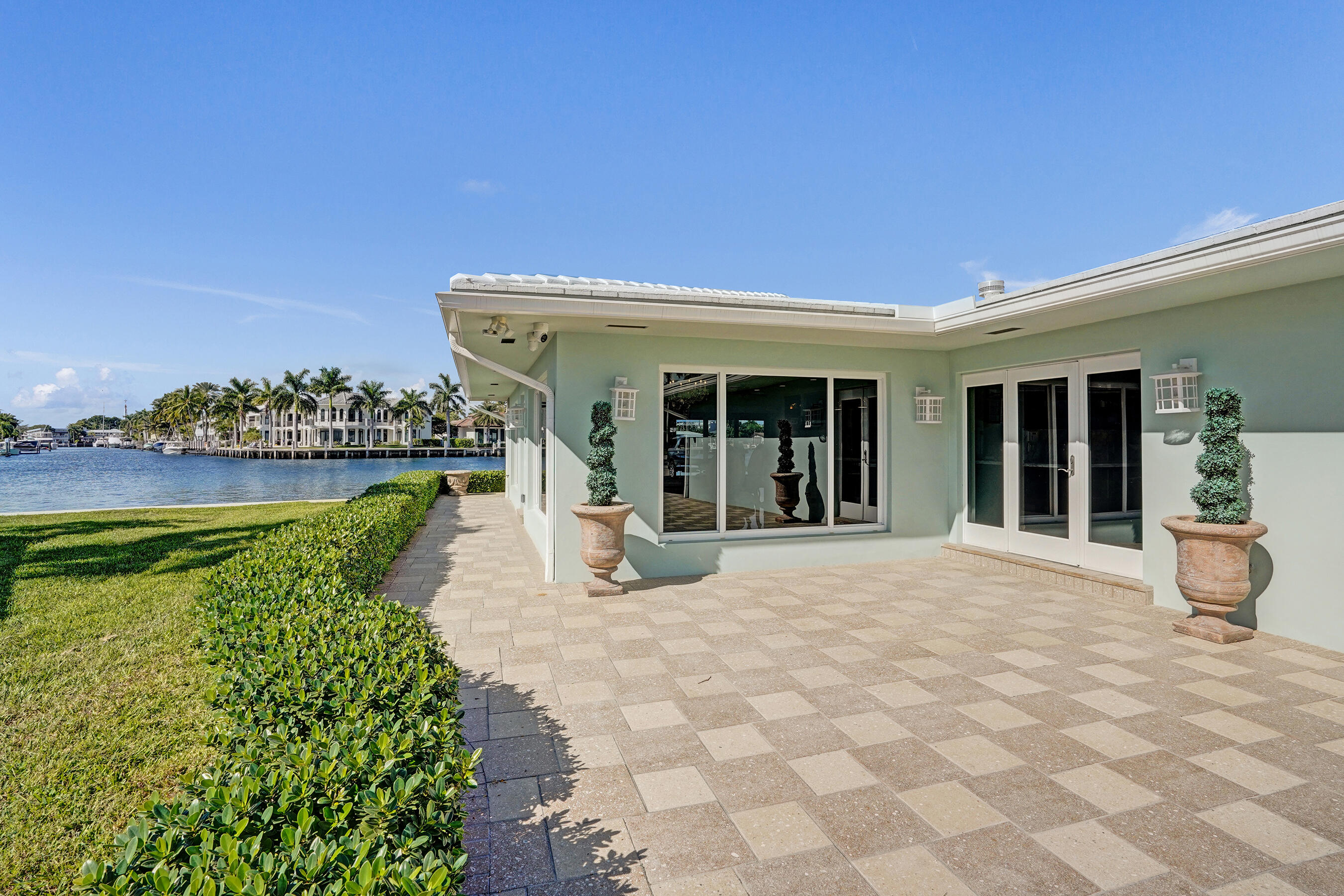 1431 S Ocean Boulevard 17, Lauderdale-By-The-Sea Unit: 17