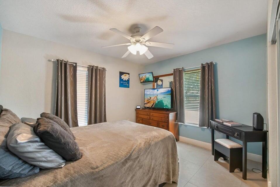 2220 W Pineridge Court, Delray Beach