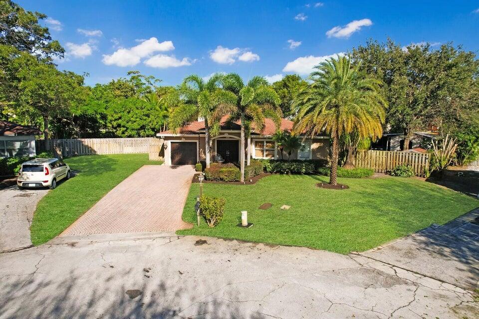 2220 W Pineridge Court, Delray Beach