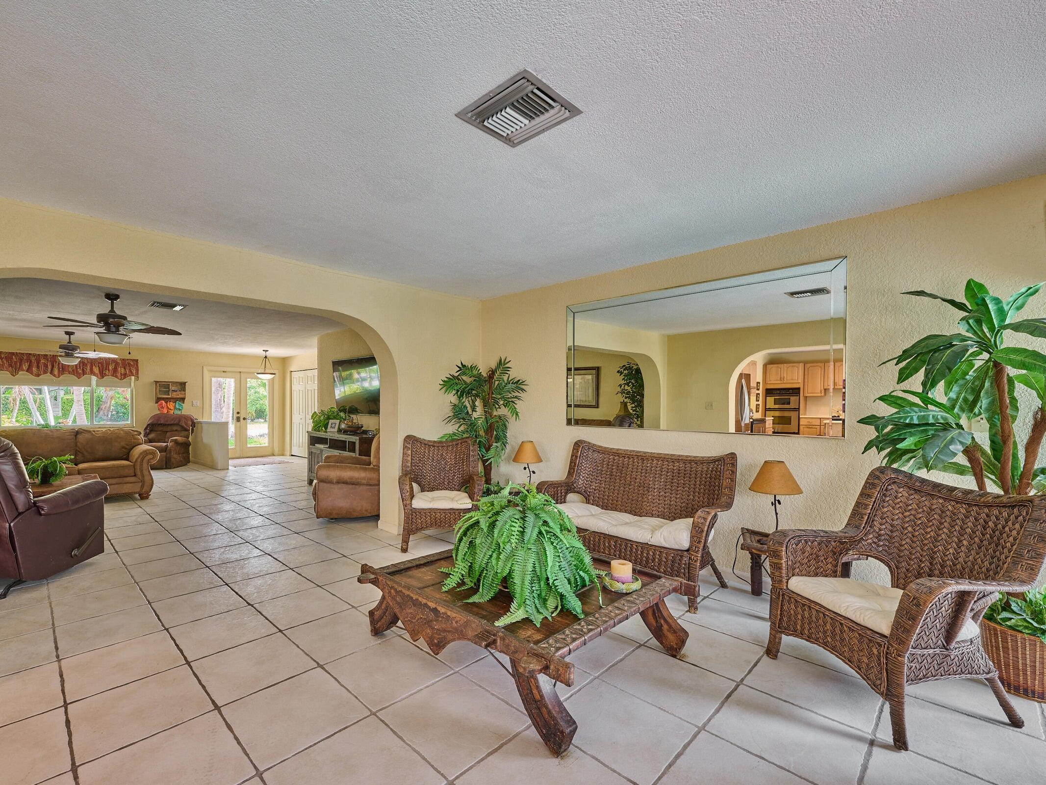 2810 NE 48th Court, Lighthouse Point