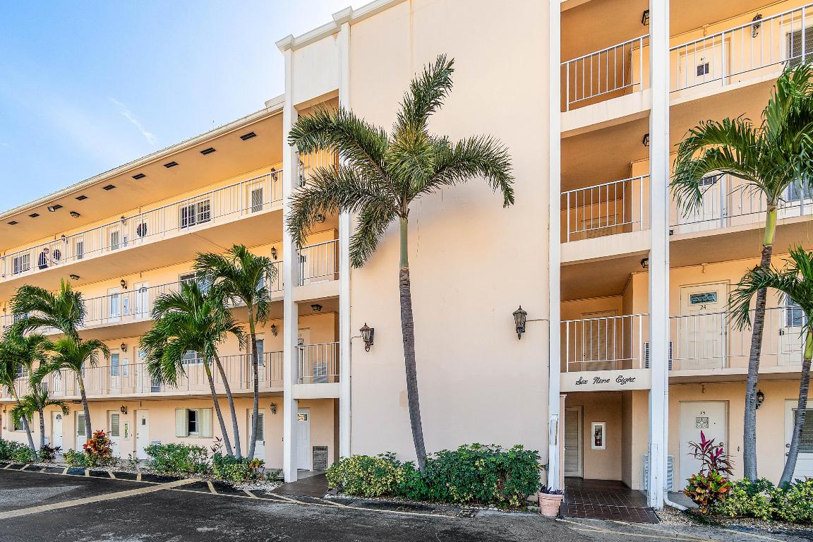 698 NE Spanish River Boulevard 0140, Boca Raton Unit: 0140