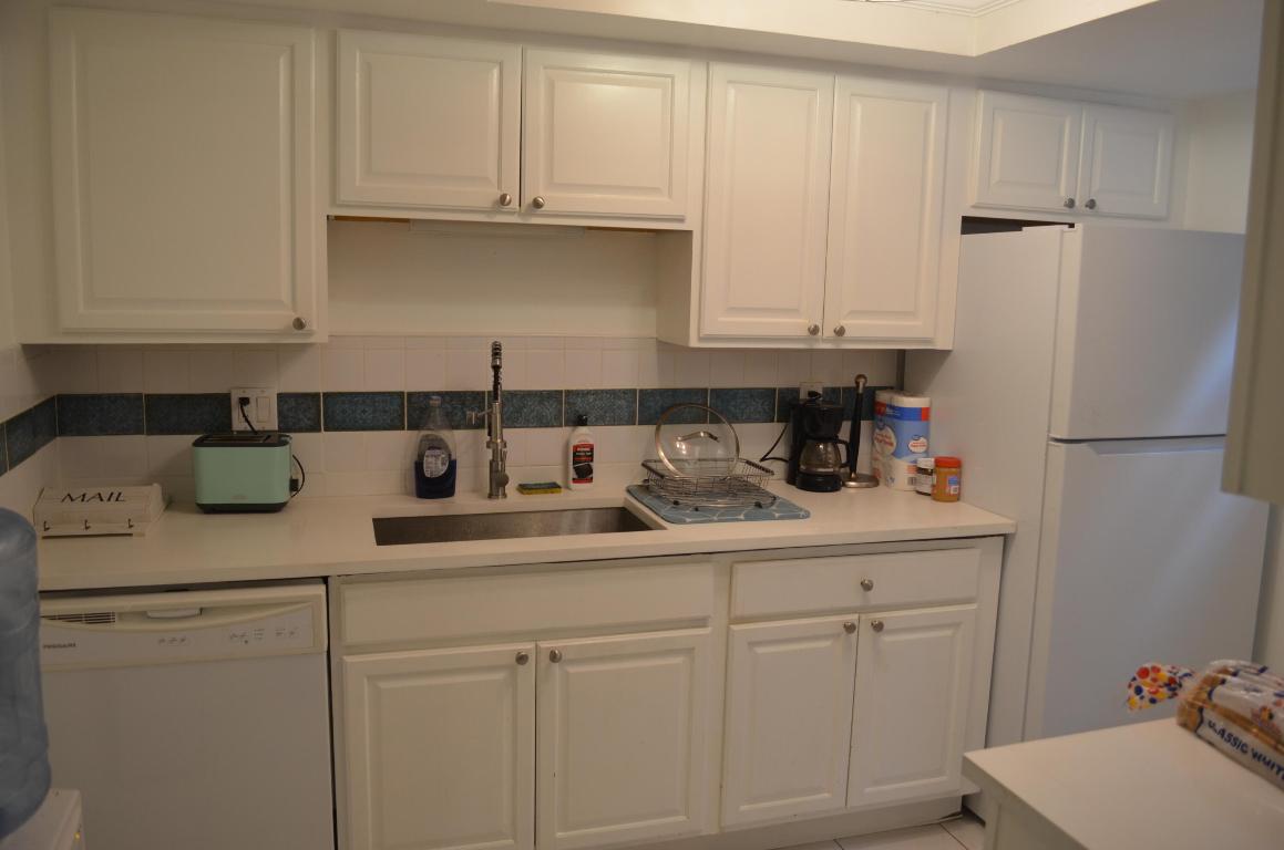 658 NE 6th Court E E