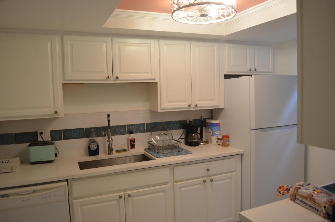 658 NE 6th Court E E