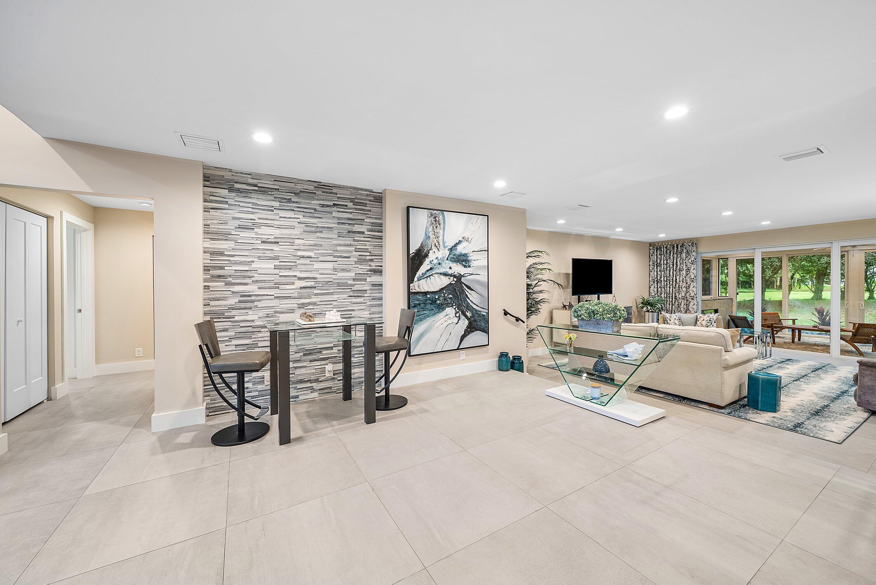 24 Oaks Lane, Boynton Beach