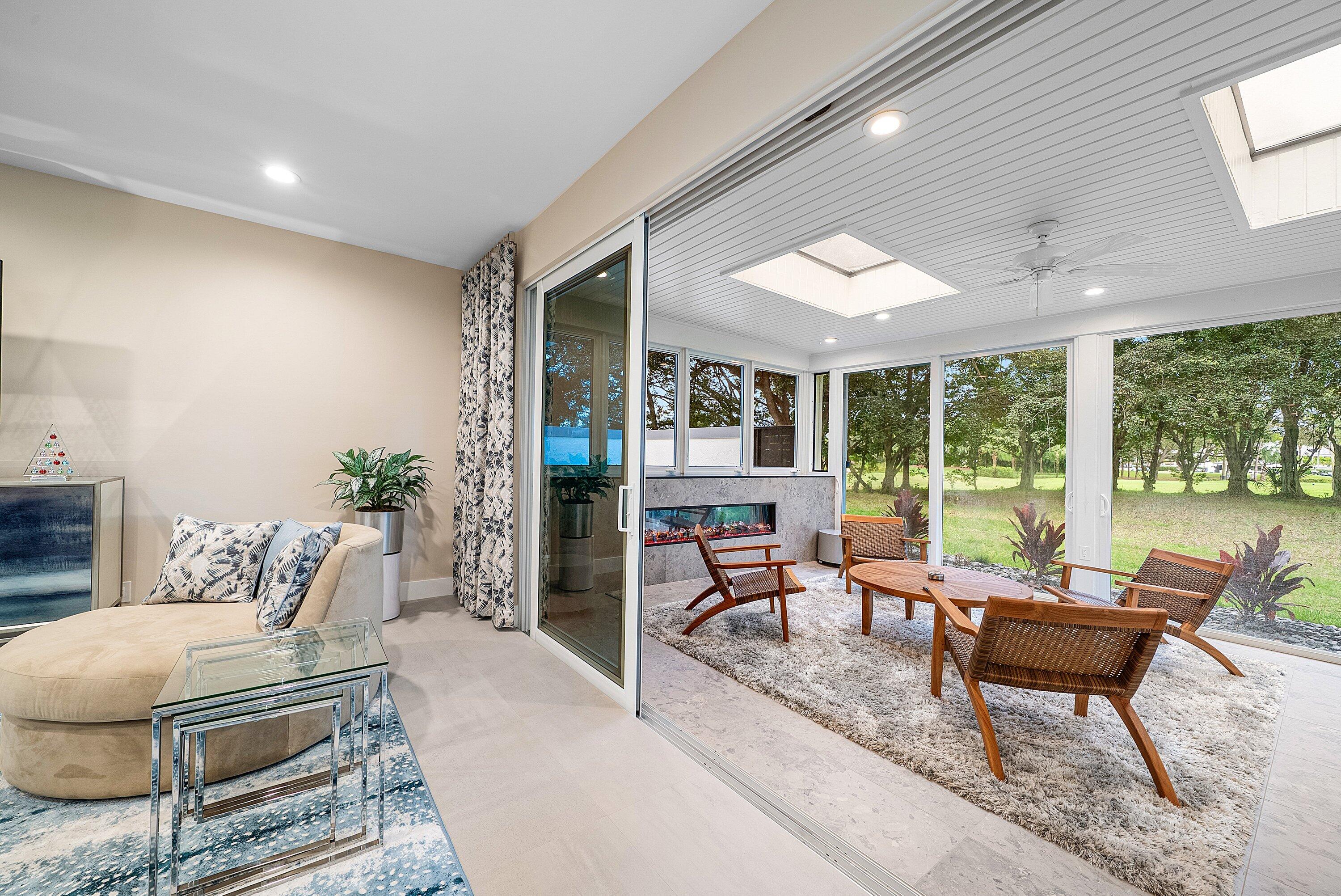 24 Oaks Lane, Boynton Beach