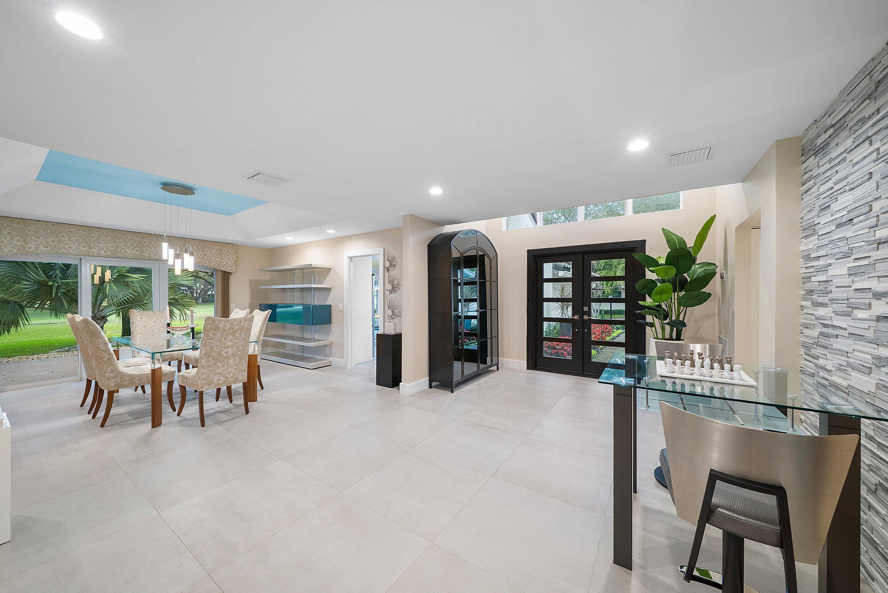 24 Oaks Lane, Boynton Beach