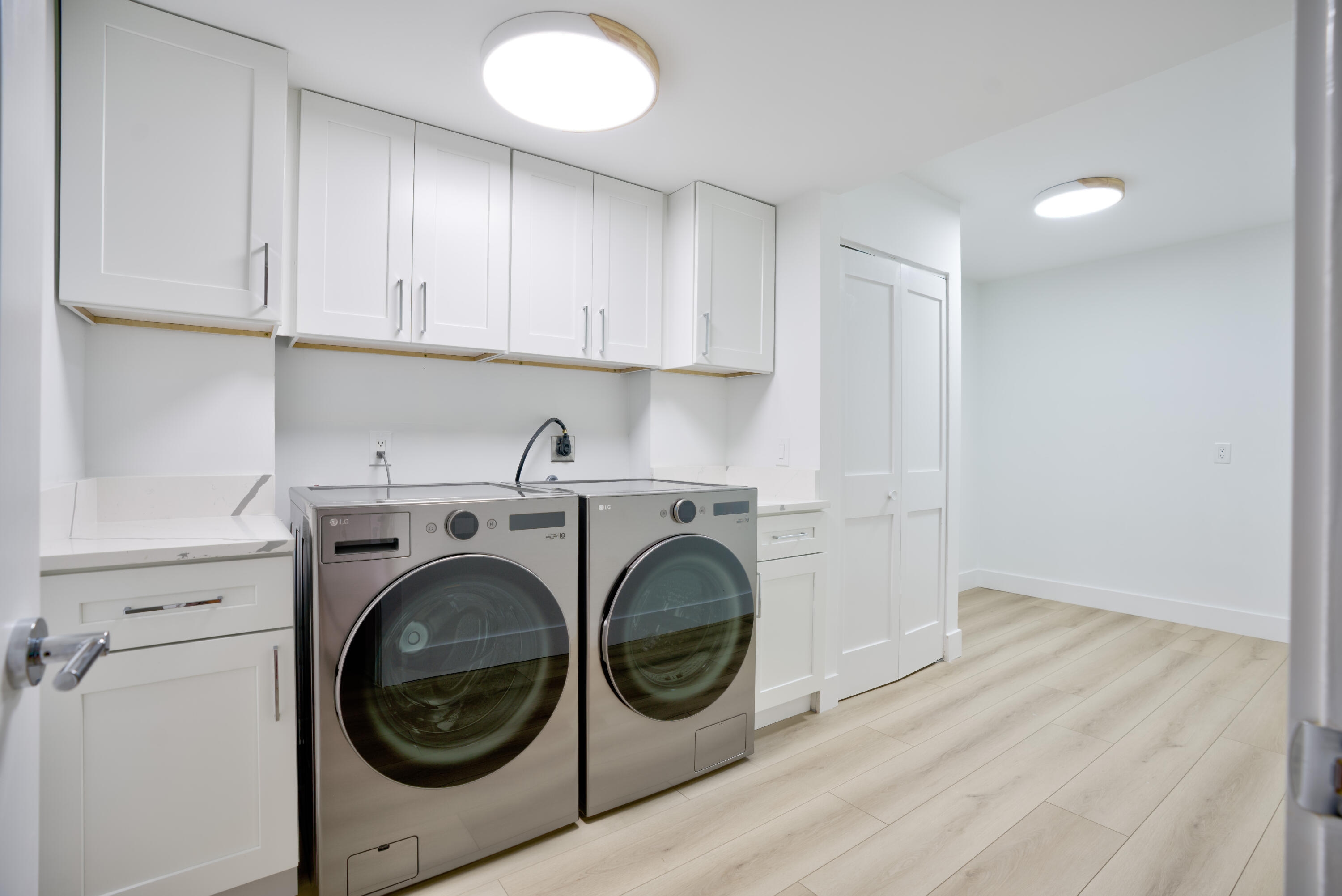 501 Seafarer Circle 204