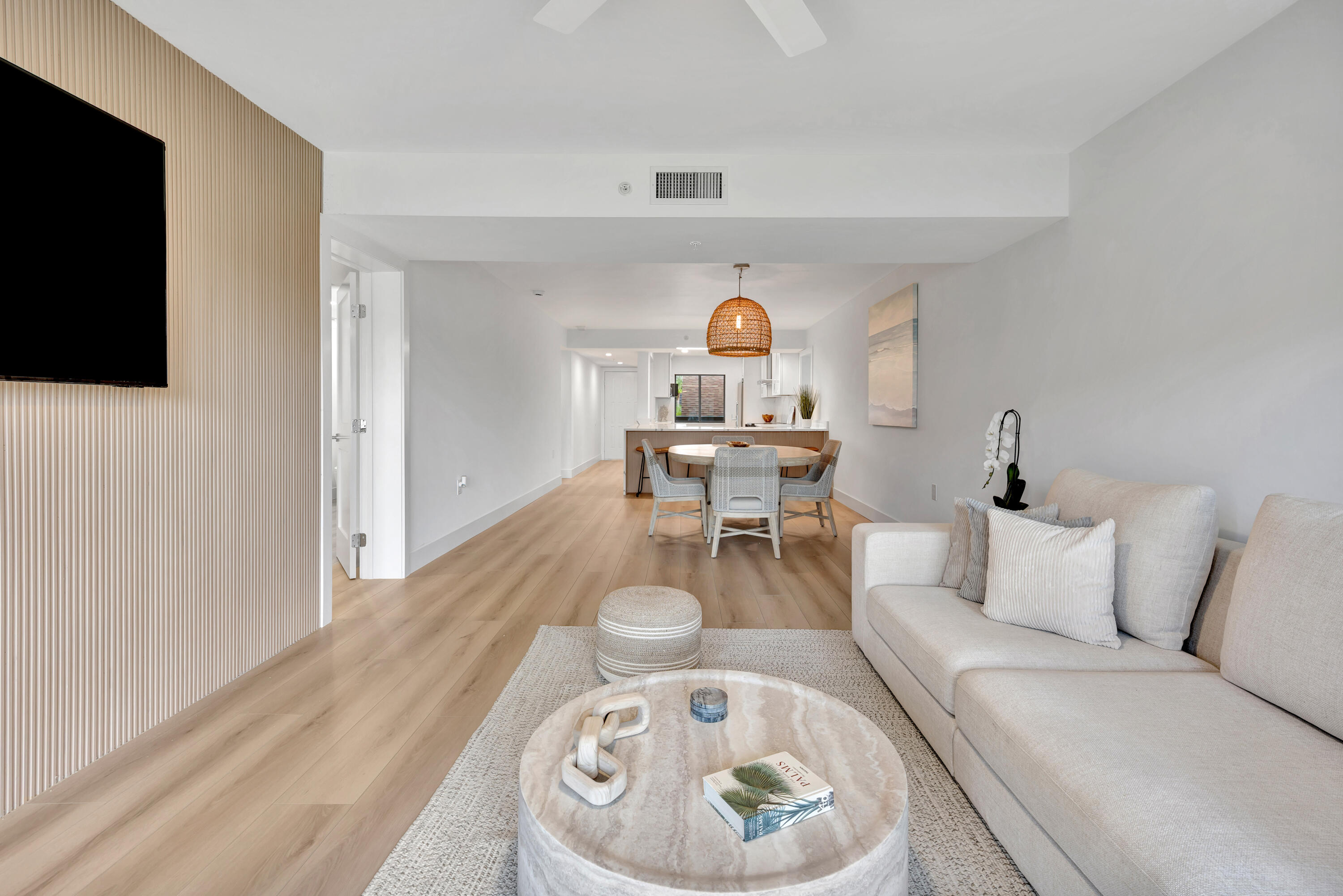 501 Seafarer Circle 204