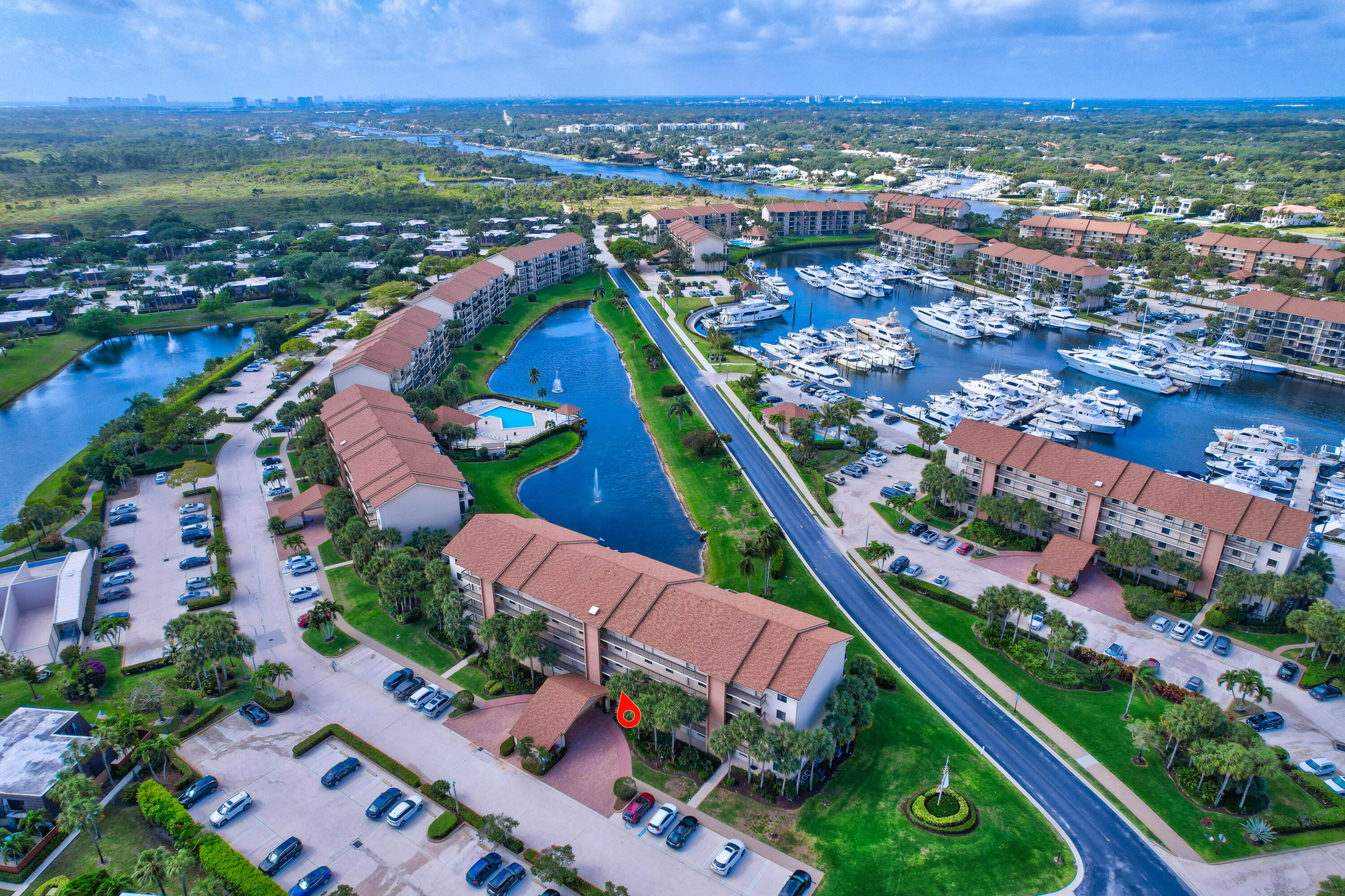 501 Seafarer Circle 204