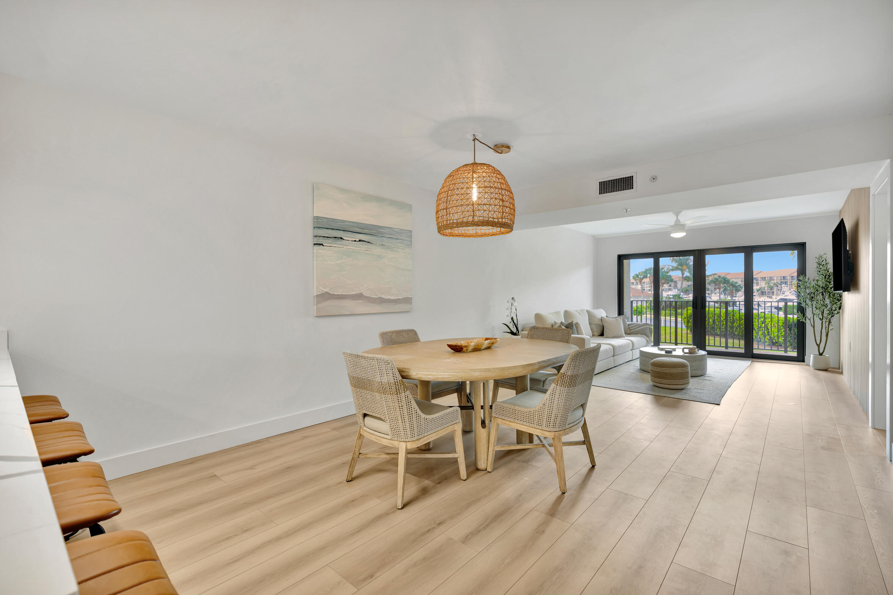 501 Seafarer Circle 204