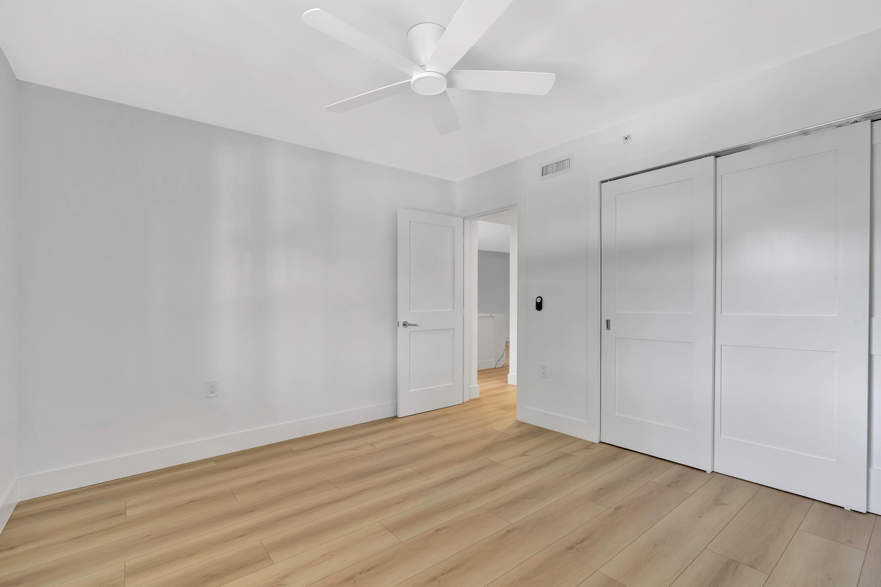 501 Seafarer Circle 204
