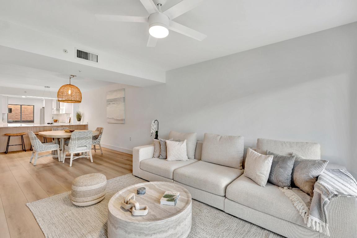 501 Seafarer Circle 204