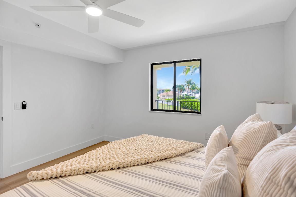 501 Seafarer Circle 204