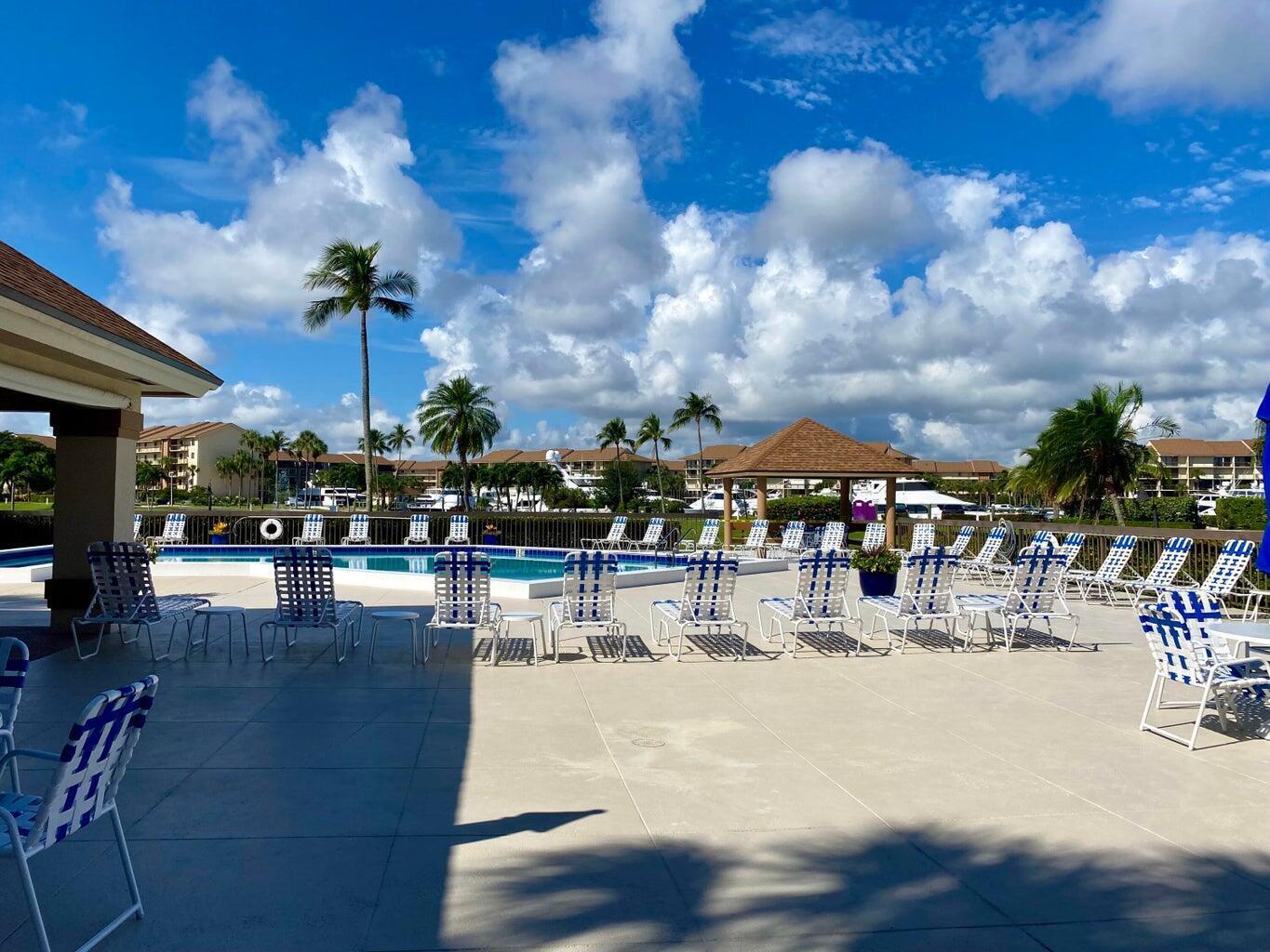 501 Seafarer Circle 204