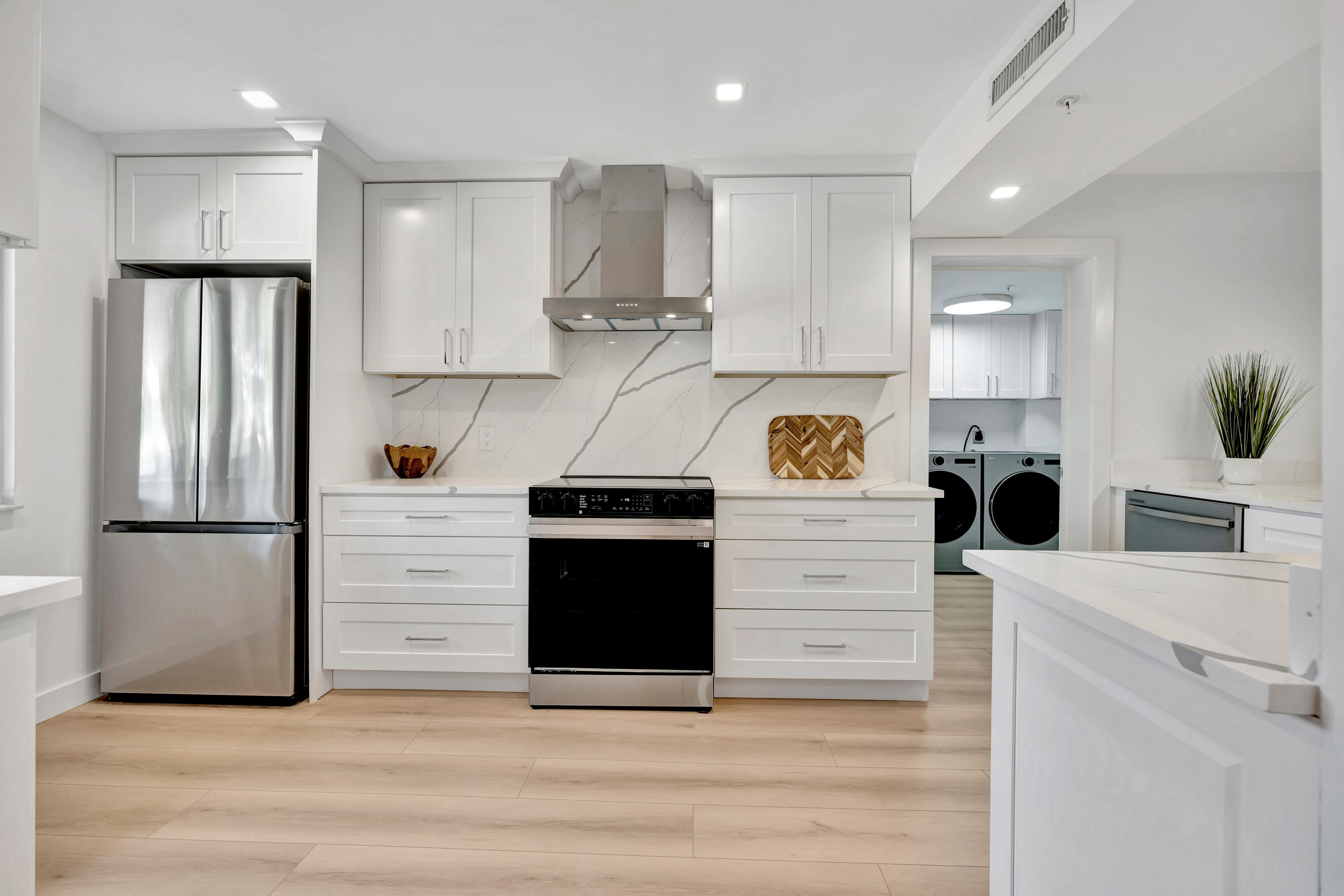 501 Seafarer Circle 204