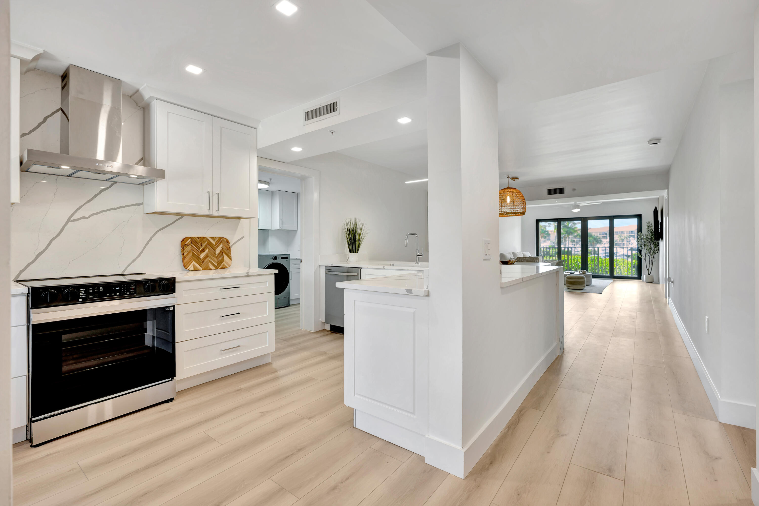 501 Seafarer Circle 204