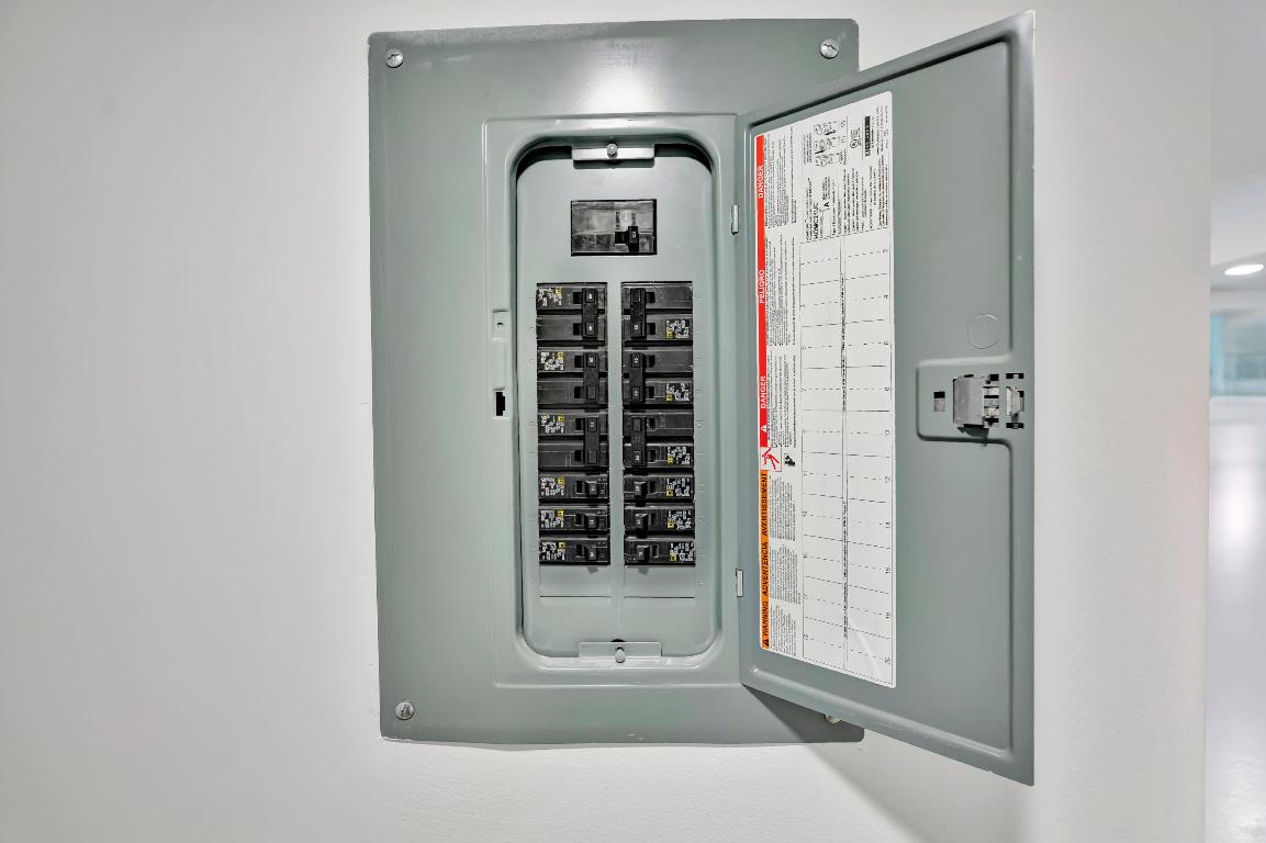 501 Seafarer Circle 204