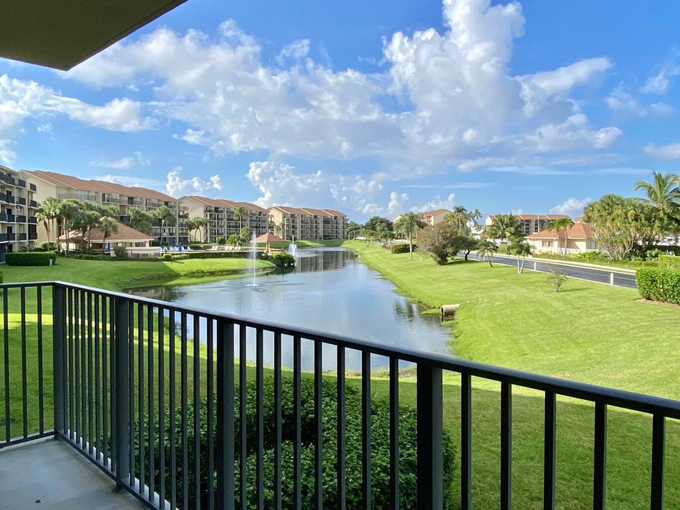 501 Seafarer Circle 204