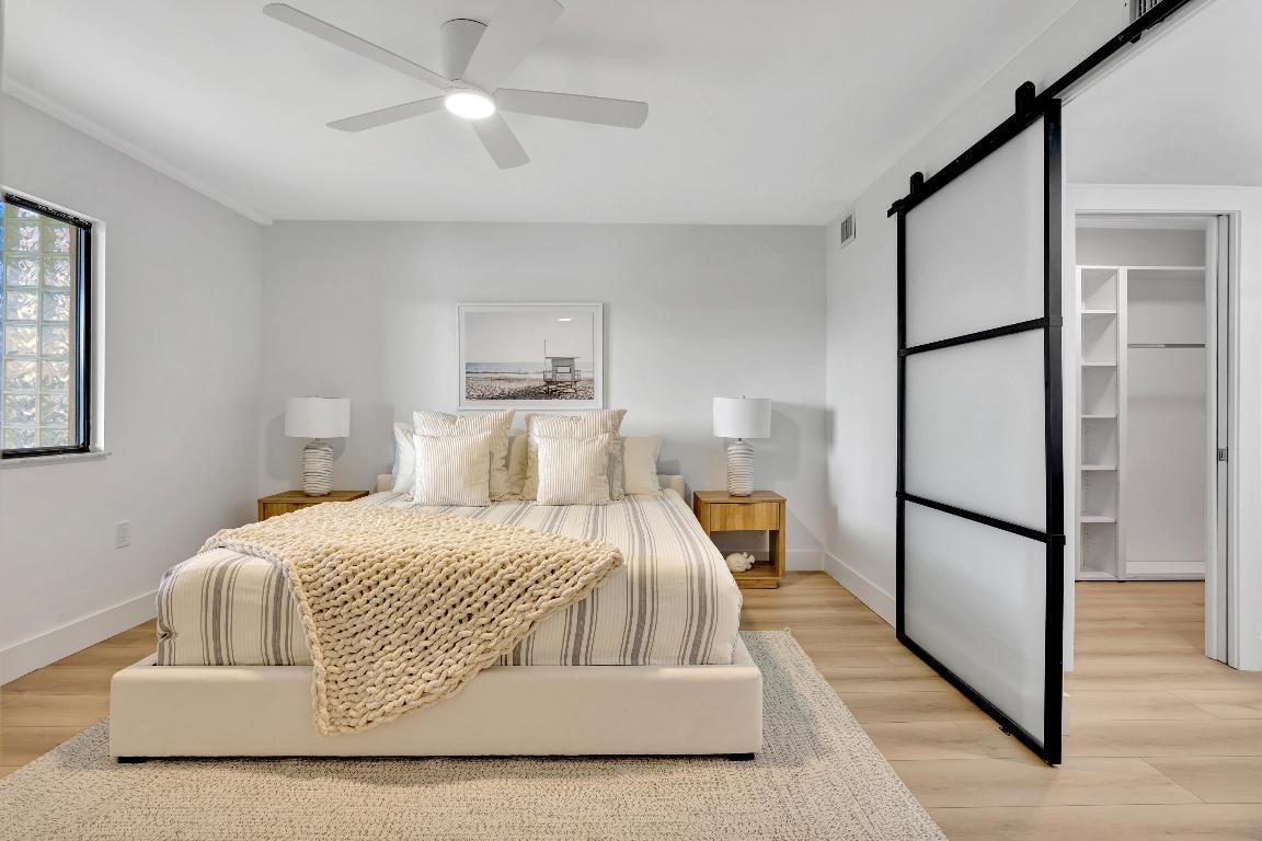 501 Seafarer Circle 204