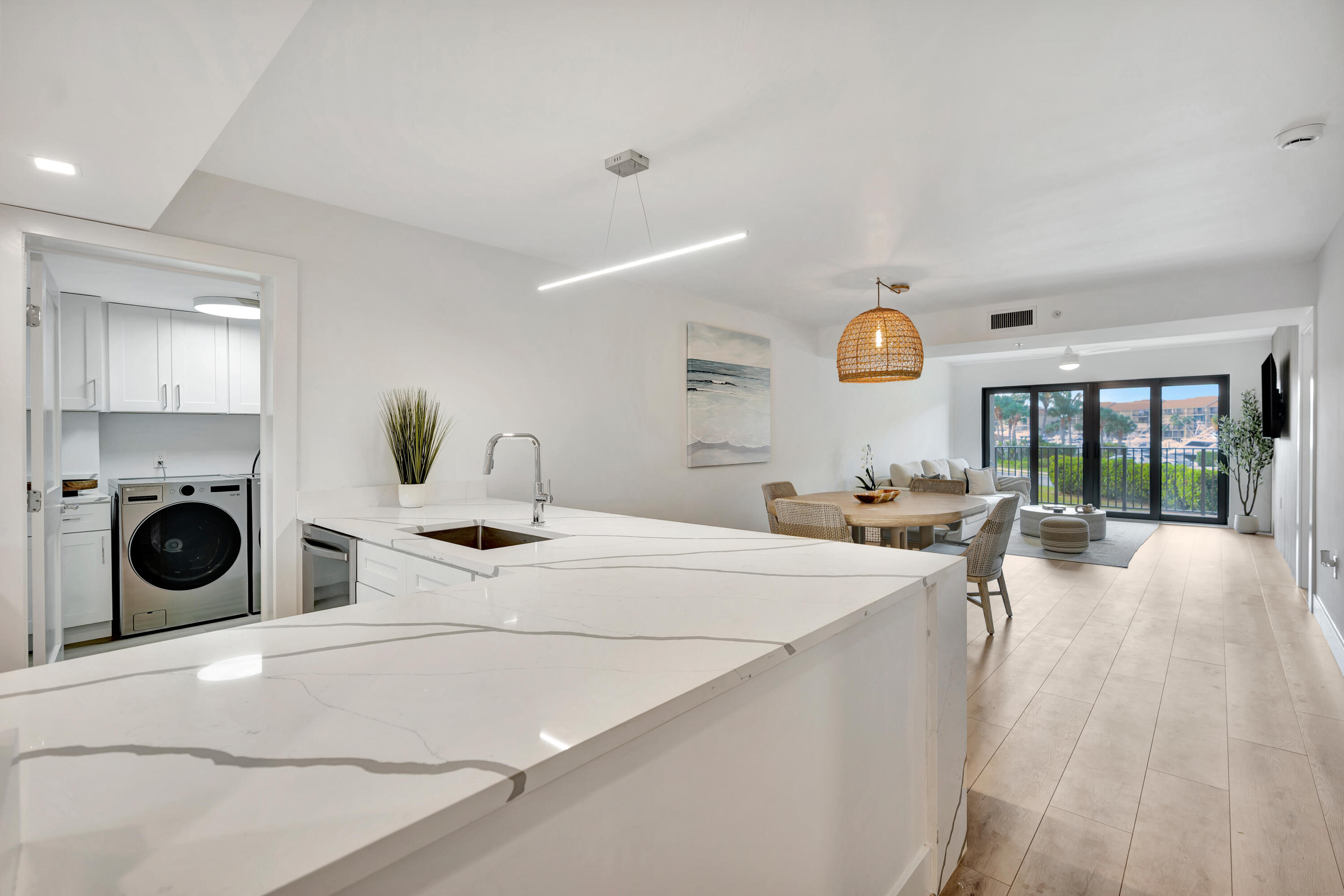 501 Seafarer Circle 204
