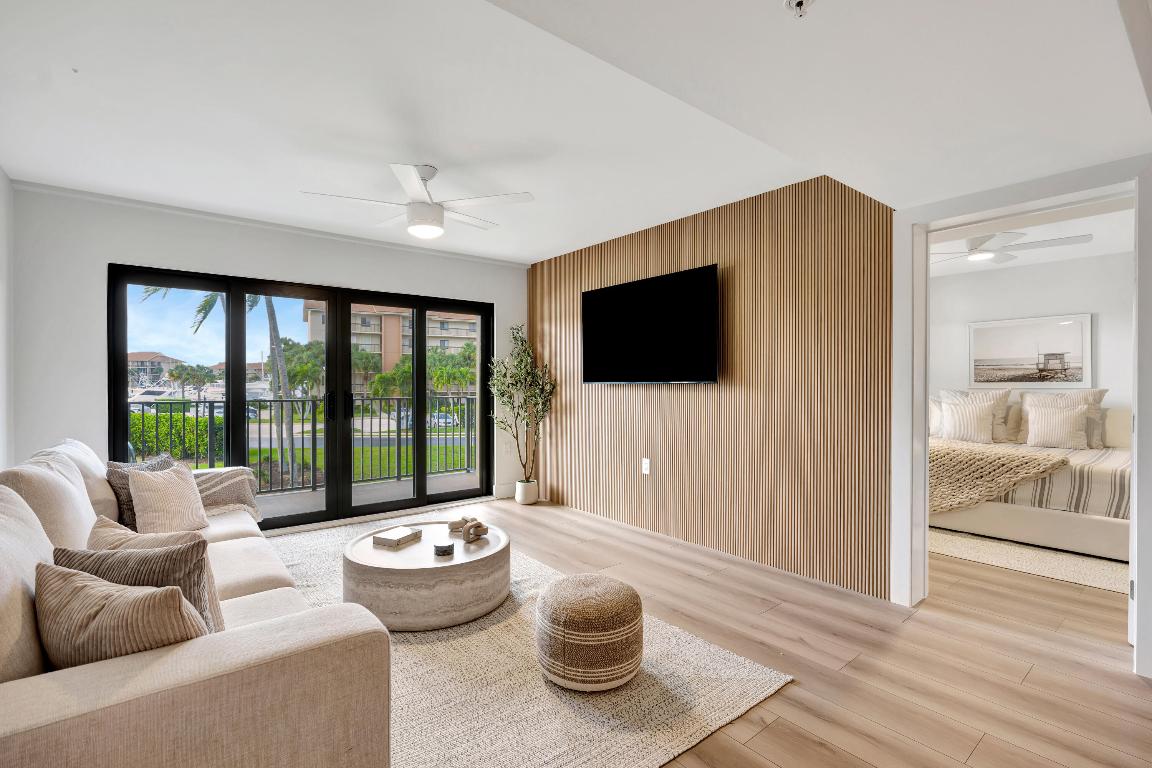 501 Seafarer Circle 204