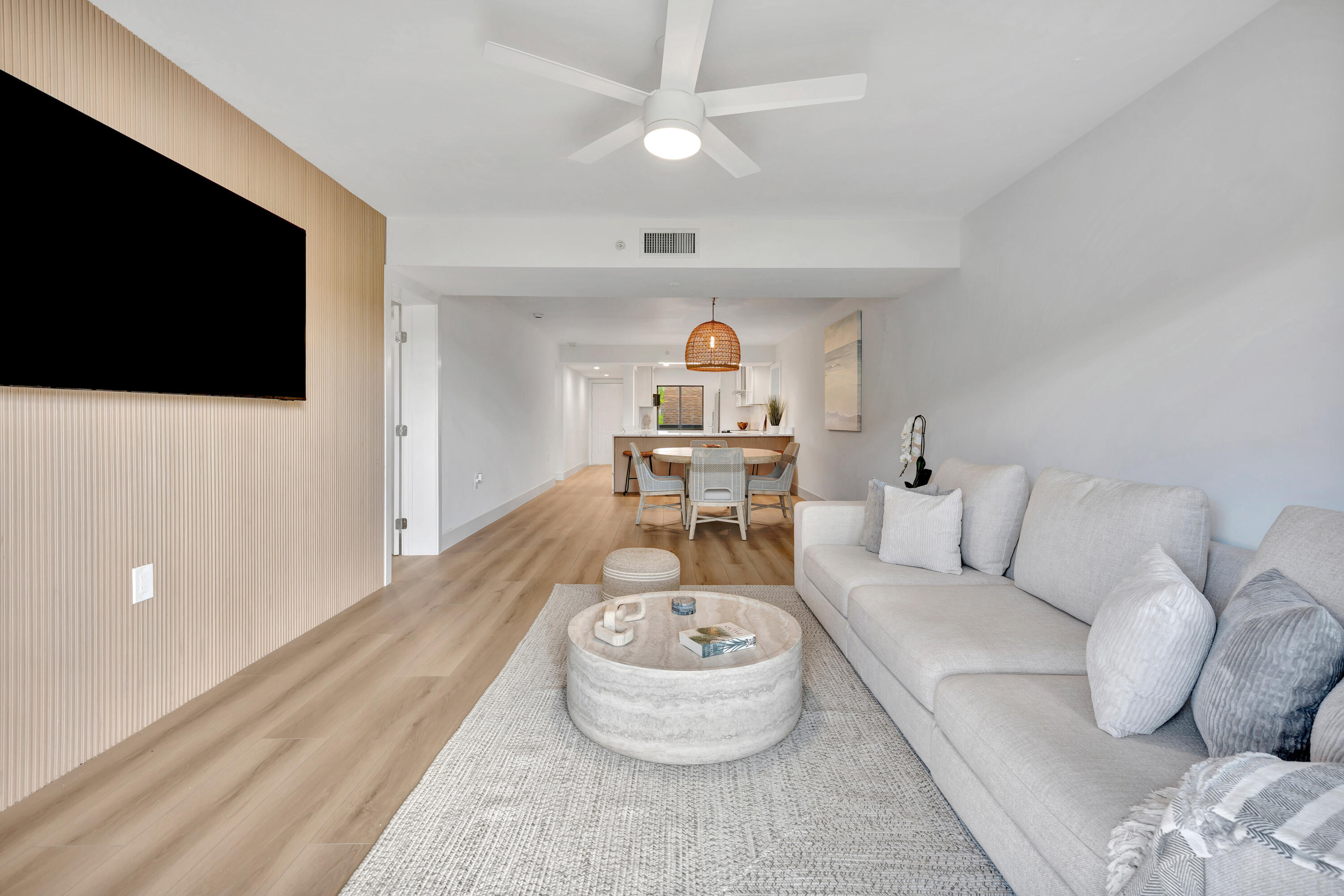 501 Seafarer Circle 204