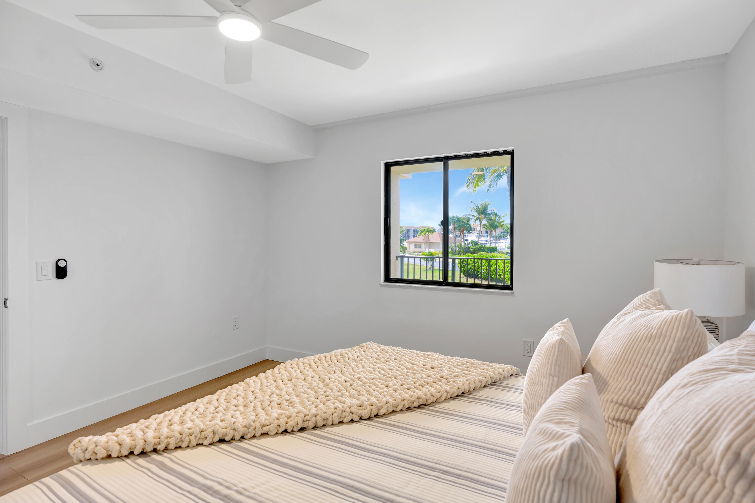 501 Seafarer Circle 204