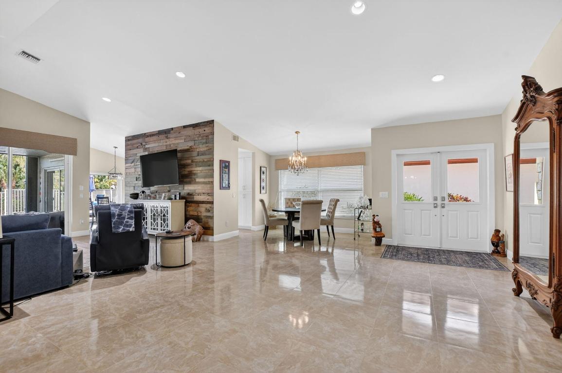 11270 Clover Leaf Circle