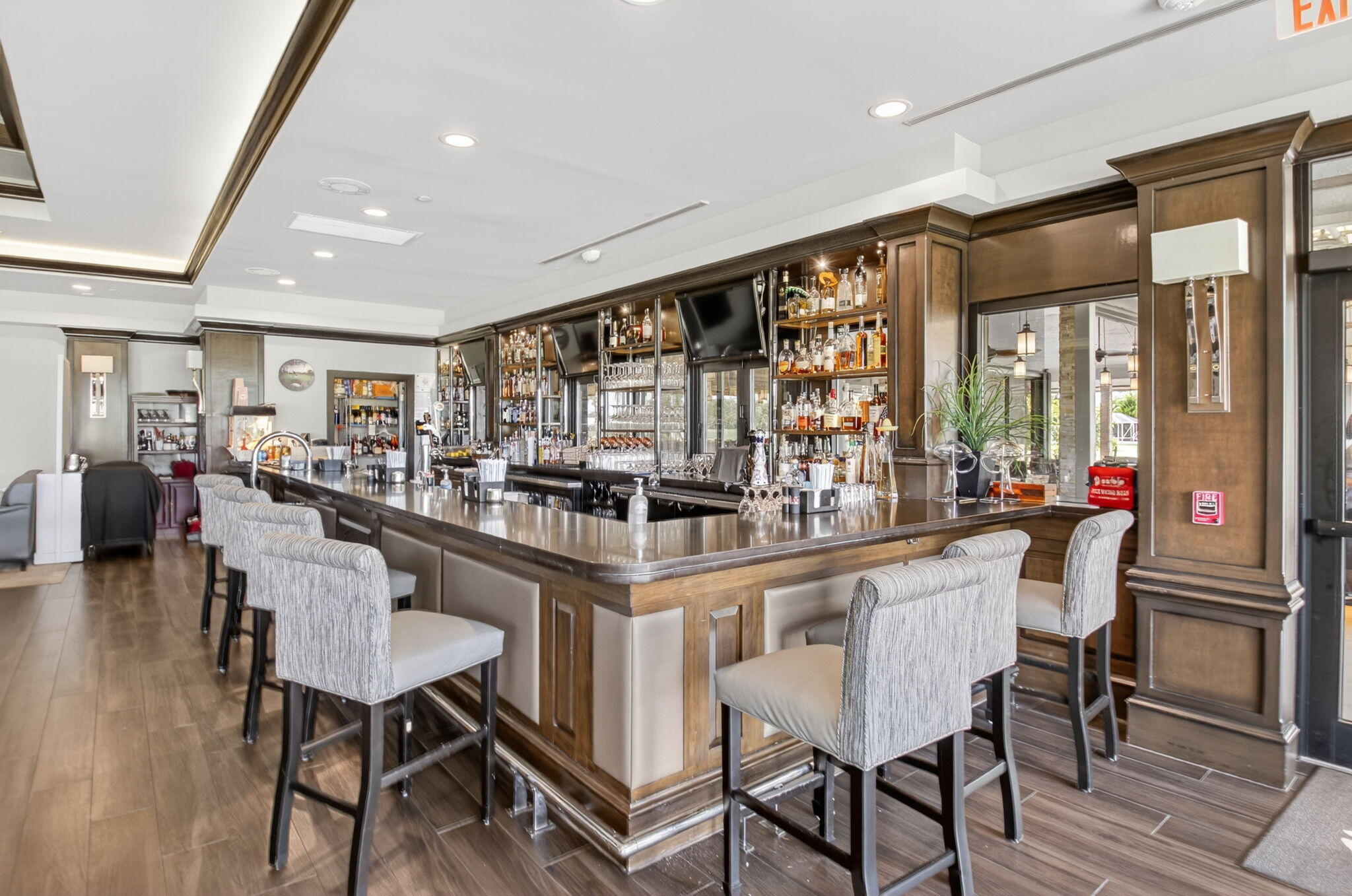 11270 Clover Leaf Circle