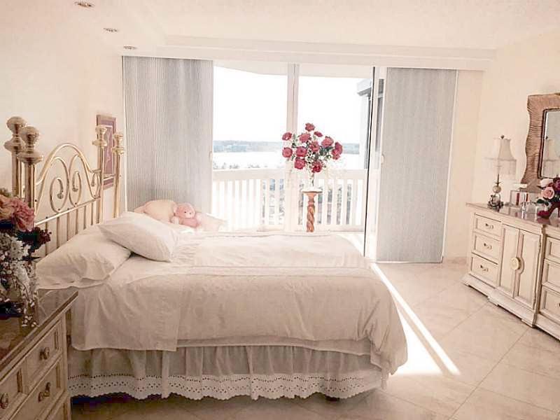 2000 Island Boulevard 1107