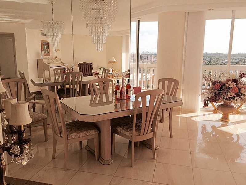 2000 Island Boulevard 1107