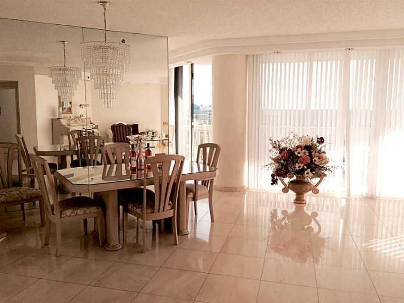 2000 Island Boulevard 1107