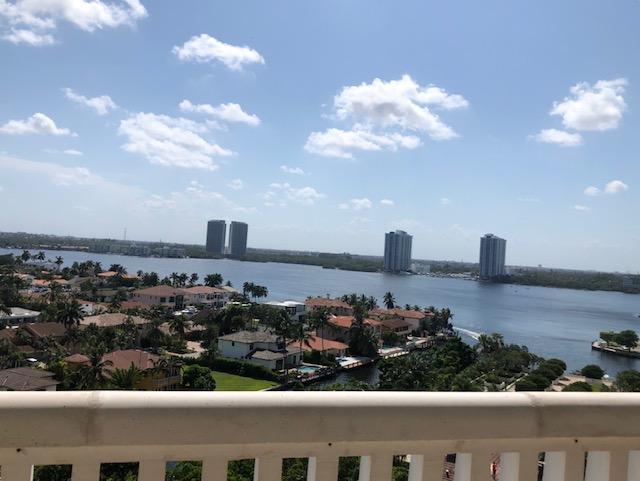 2000 Island Boulevard 1107