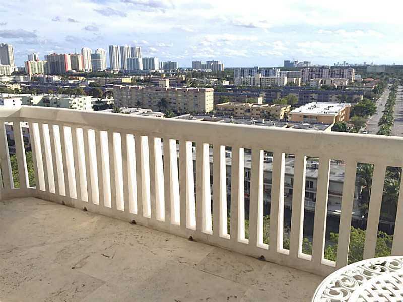 2000 Island Boulevard 1107