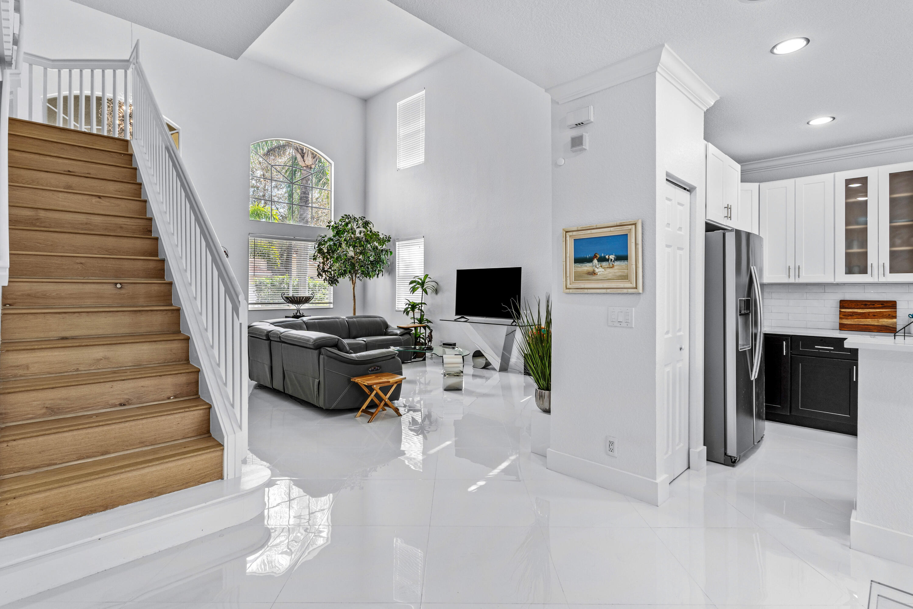 853 Gazetta Way