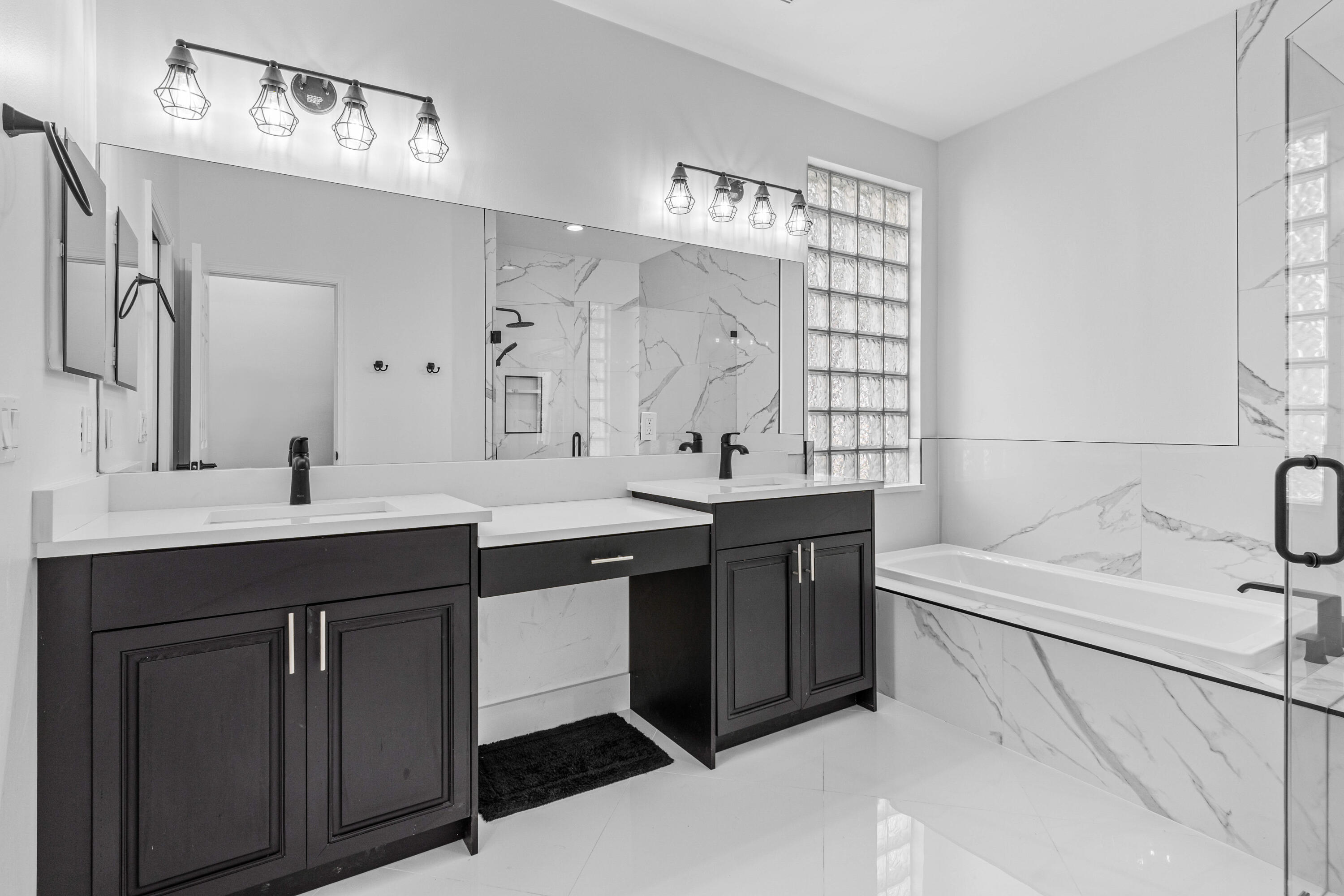 853 Gazetta Way