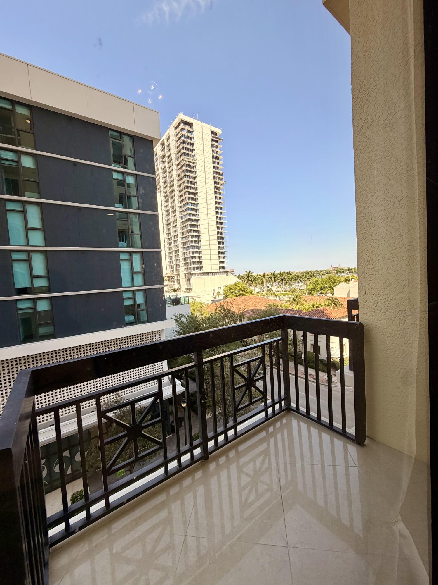 701 S Olive Avenue 315