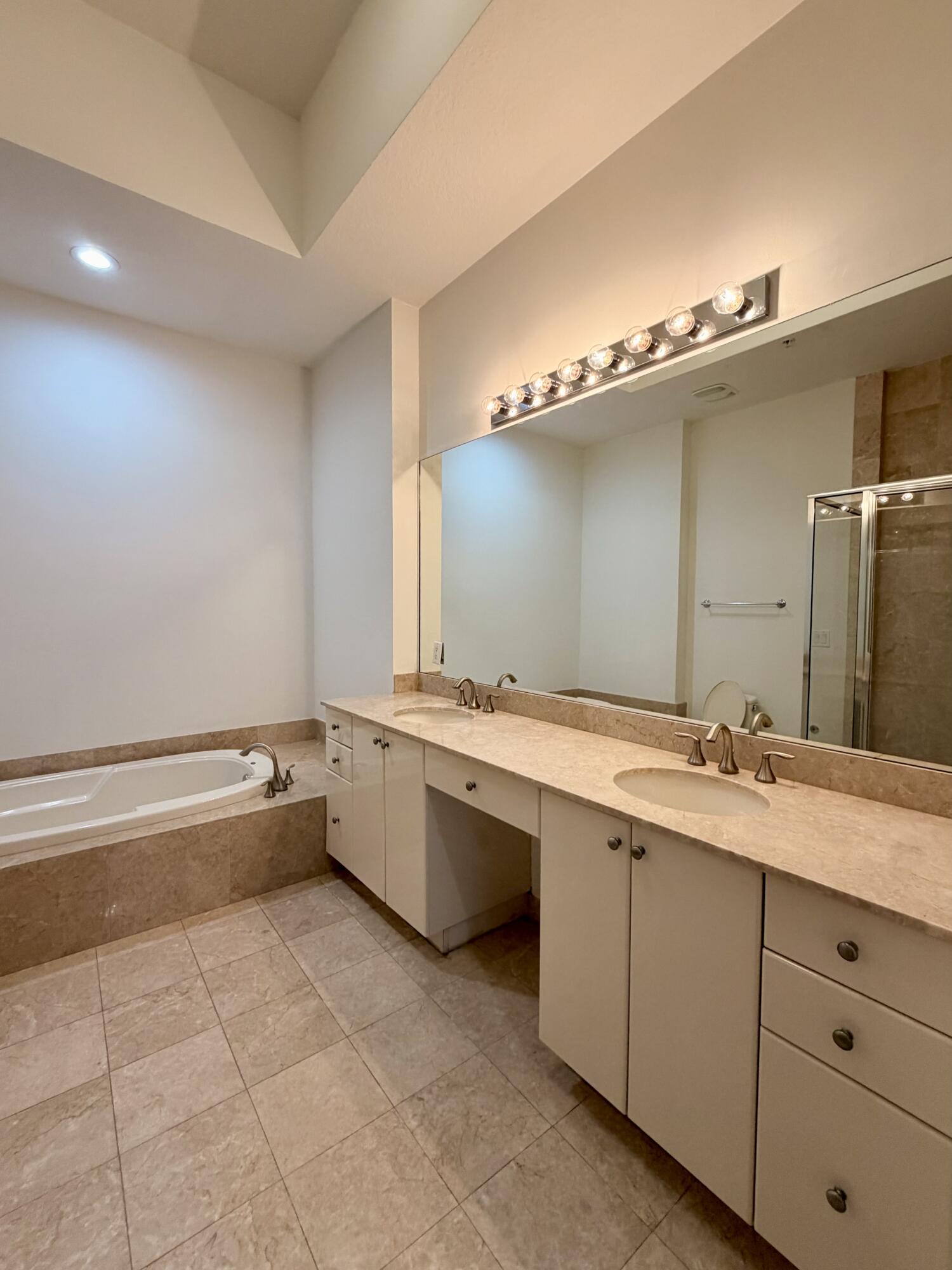 701 S Olive Avenue 315