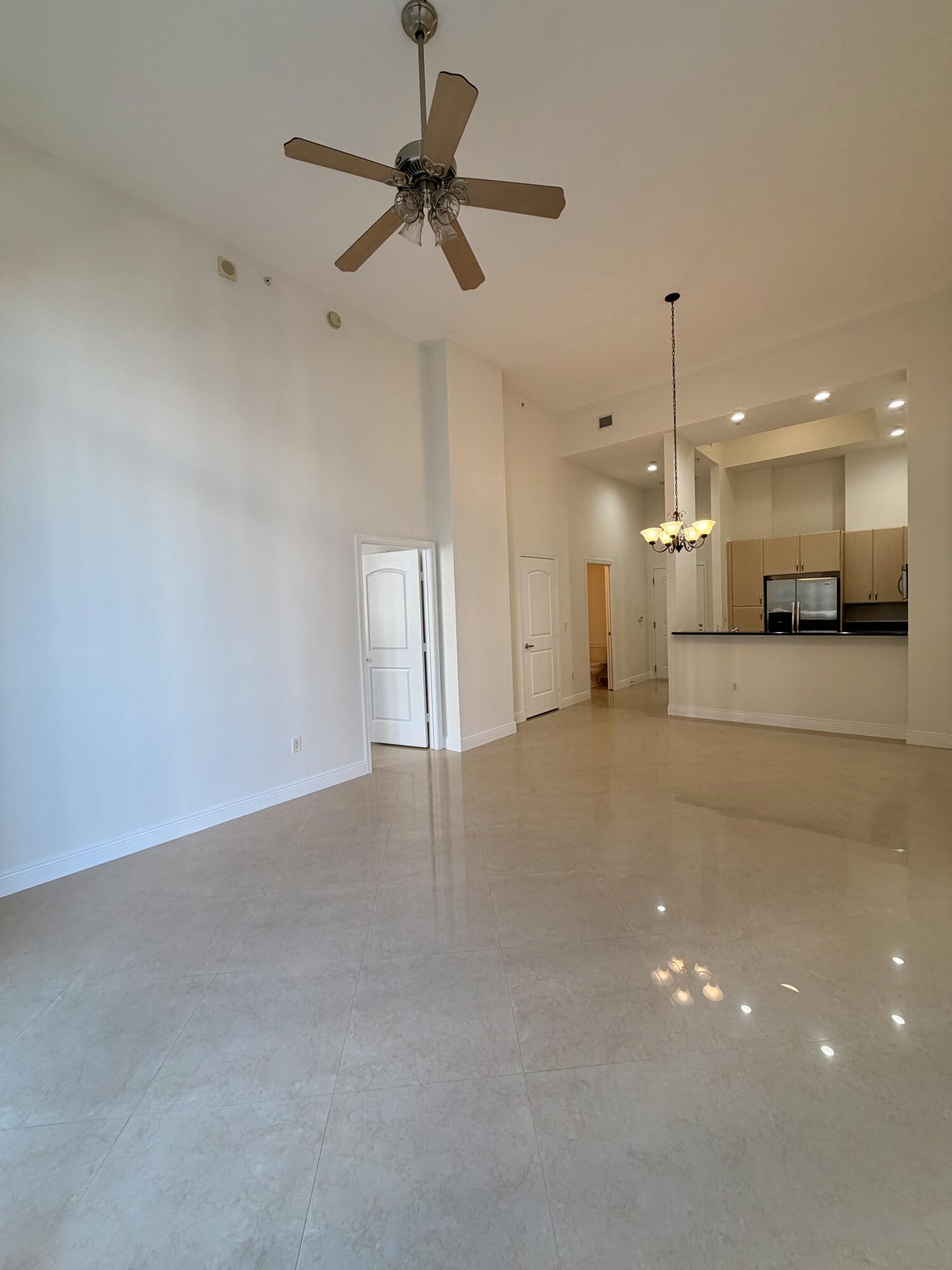 701 S Olive Avenue 315