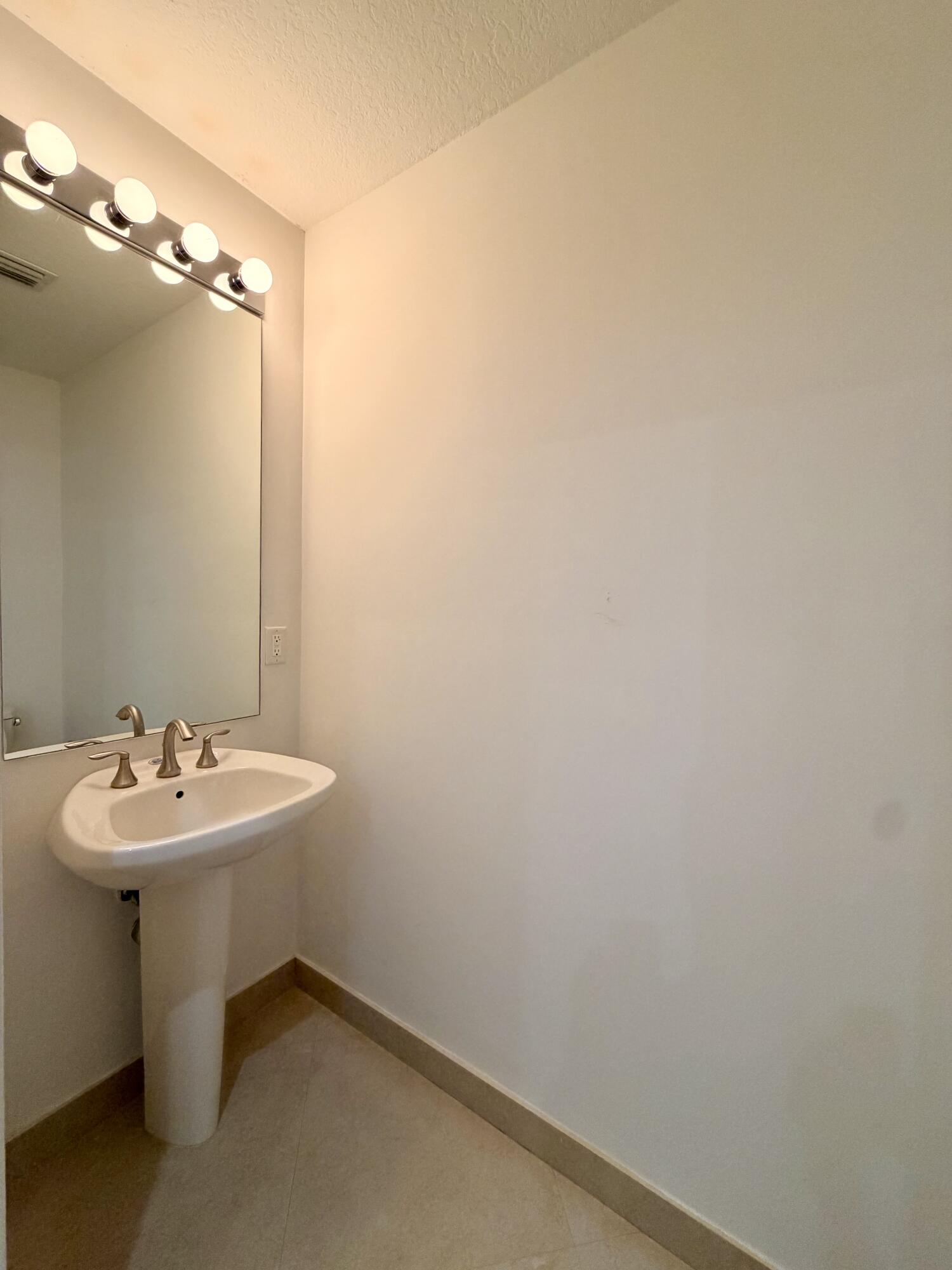 701 S Olive Avenue 315