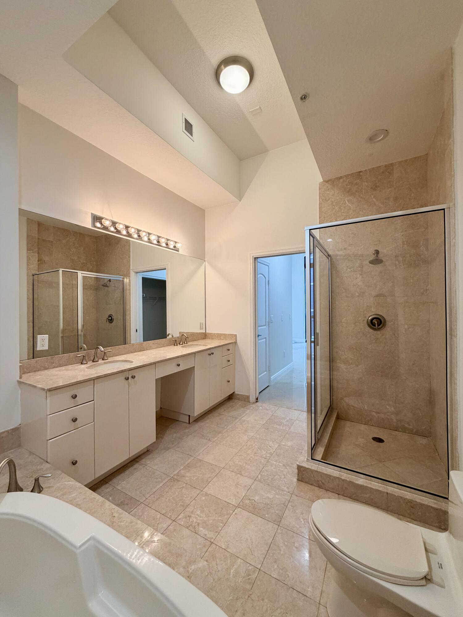 701 S Olive Avenue 315